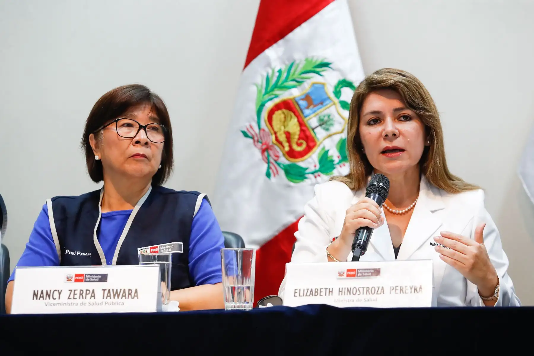 Nancy Zerpa, viceministra de Salud Pública; Elizabeth Hinostroza, Ministra de Salud. Foto: ANDINA/Renato Pajuelo
