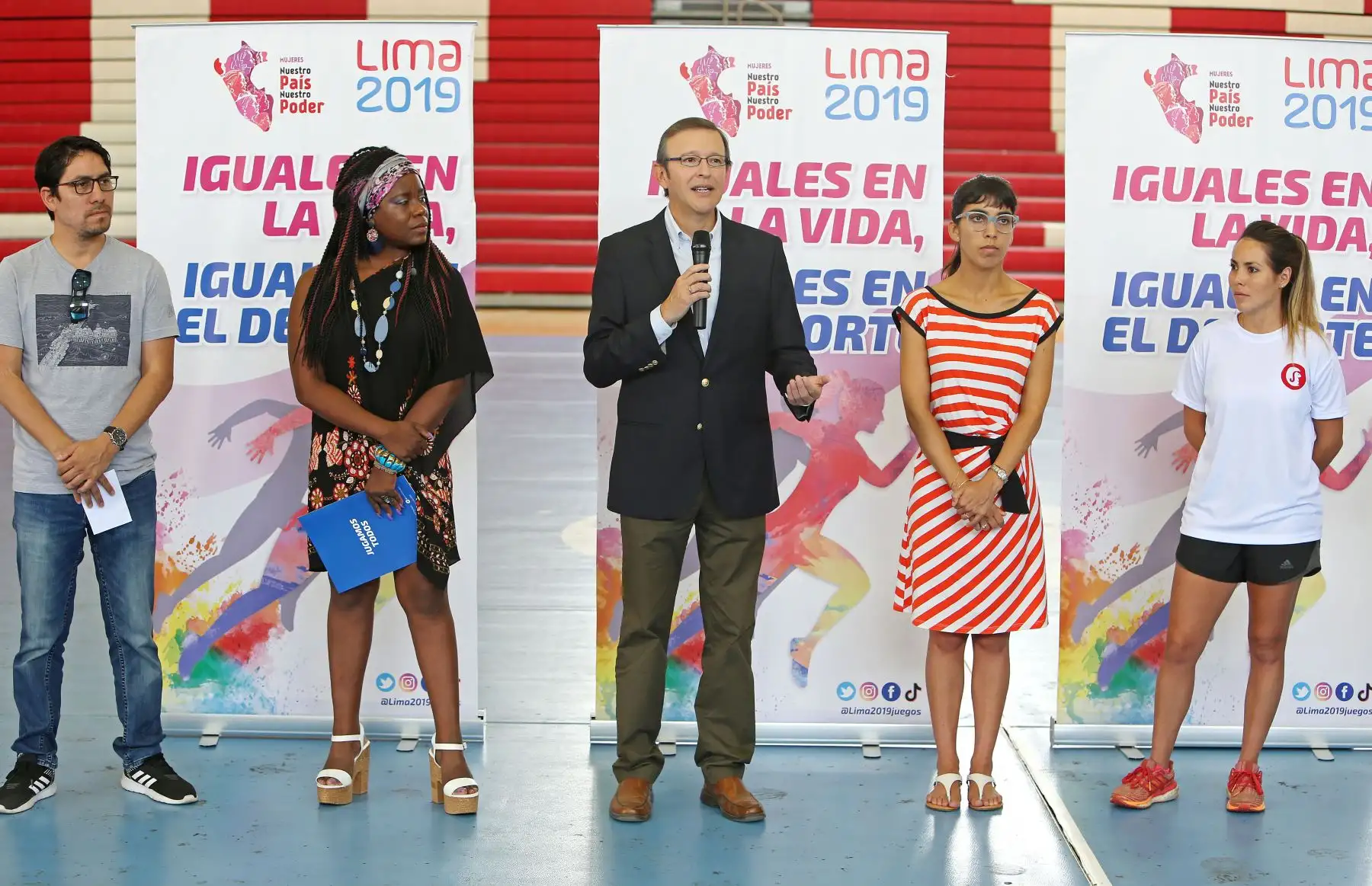 Lima 2019:Legado de los Juegos realizó exhibición-taller de Hockey en el marco de la campaña "Iguales en la Vida Iguales en el Deporte.
Foto:Difusión Lima 2019
