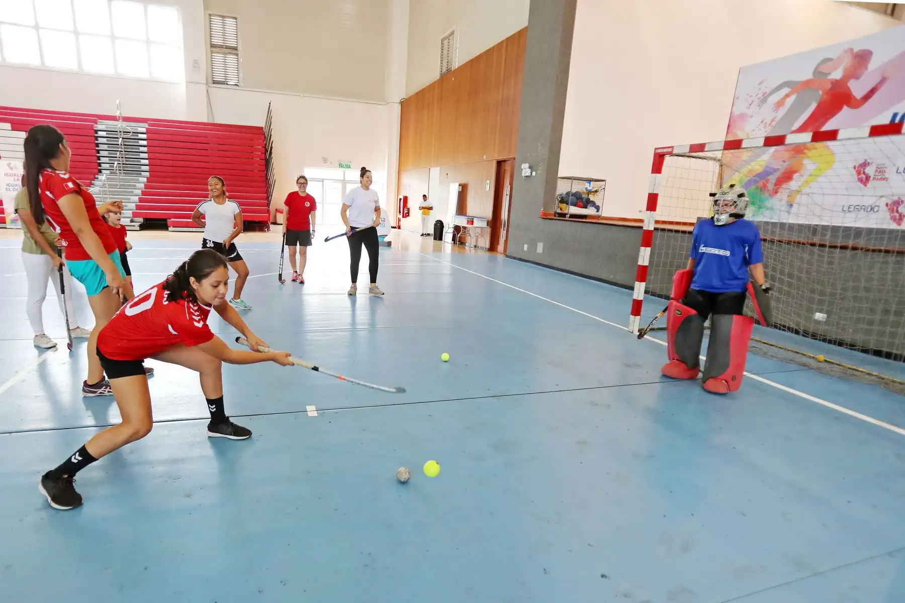 Lima 2019:Legado de los Juegos realizó exhibición-taller de Hockey en el marco de la campaña "Iguales en la Vida Iguales en el Deporte.
Foto:Difusión Lima 2019