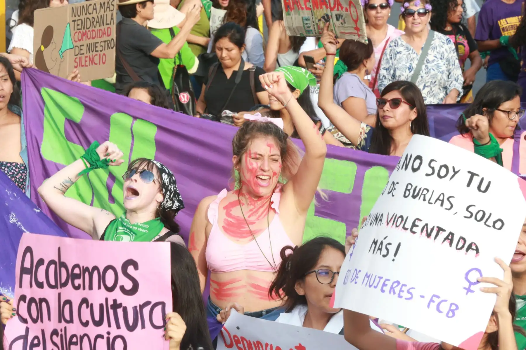 Marcha de Mujeres "Trabajadoras Si, Explotadas 
 y Violentadas No".En el marco de las Celebraciones por el Día Internacional de la Mujer en el centro de Lima. Foto: ANDINA/Jhony Laurente
