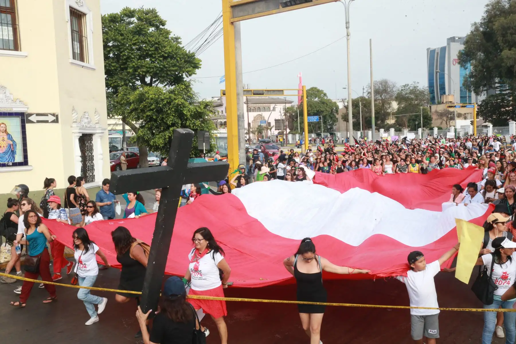 Marcha de Mujeres "Trabajadoras Si, Explotadas 
 y Violentadas No".En el marco de las Celebraciones por el Día Internacional de la Mujer en el centro de Lima. Foto: ANDINA/Jhony Laurente