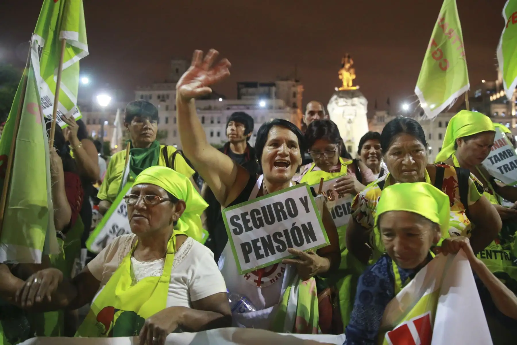 Marcha de Mujeres "Trabajadoras Si, Explotadas 
 y Violentadas No".En el marco de las Celebraciones por el Día Internacional de la Mujer en el centro de Lima. Foto: ANDINA/Jhony Laurente