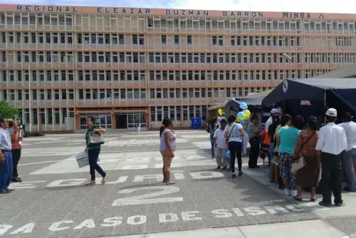 A fin de verificar y exhortar al cumplimiento de los protocolos de atención y manejo clínico de casos con Coronavirus Covid-19, la Primera Fiscalía de Prevención de Delito del Santa inspeccionó los hospitales La Caleta y Eleazar Guzmán Barrón, en Chimbote y Nuevo Chimbote, respectivamente. ANDINA/Difusión
