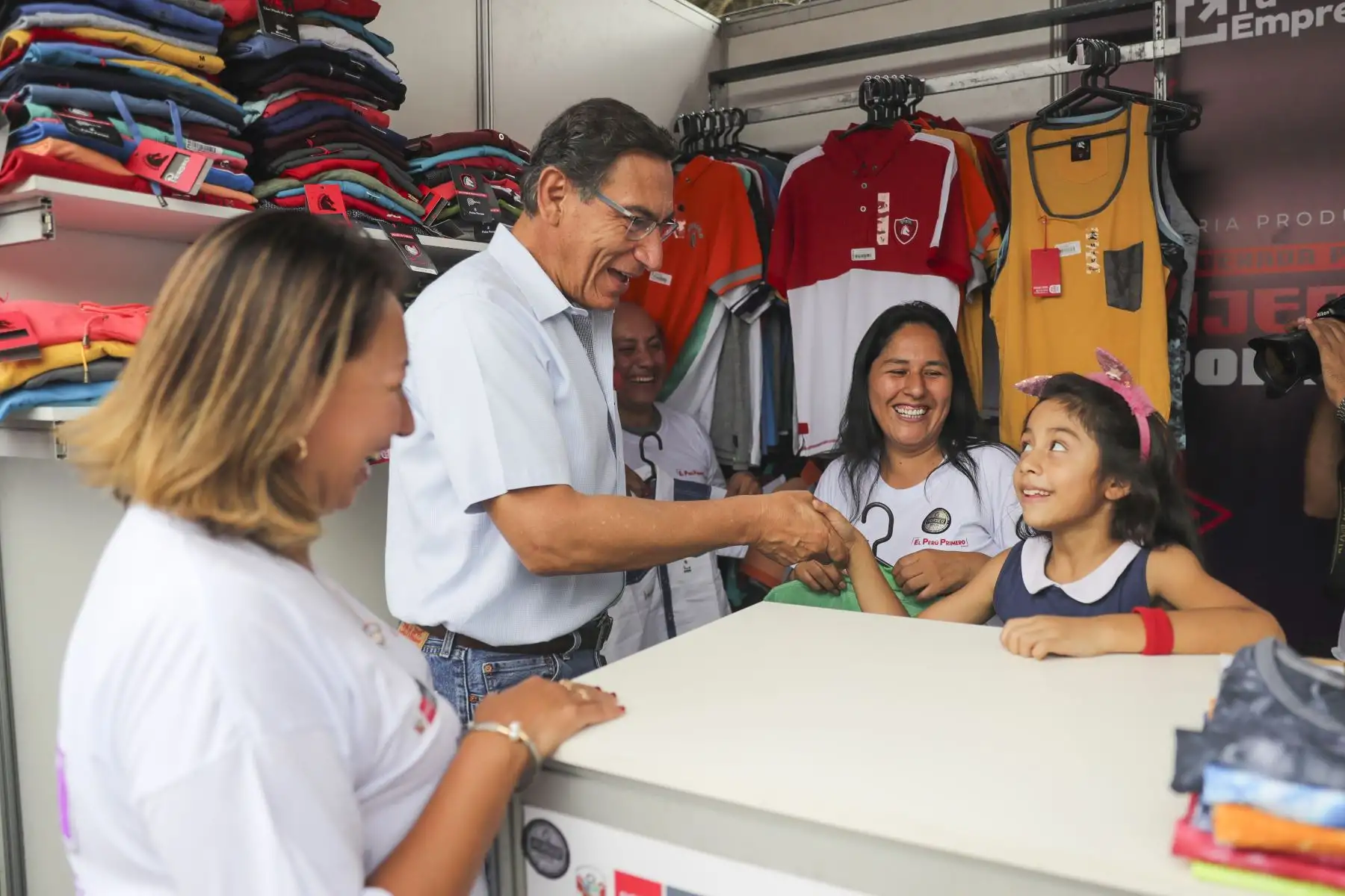 En el marco del Día Internacional de la Mujer, el presidente de la República, Martín Vizcarra, inaugura la feria Perú Produce Mujer 2020, en la Plaza Cívica de Pro del distrito de Los Olivos.
Foto: ANDINA/Prensa Presidencia