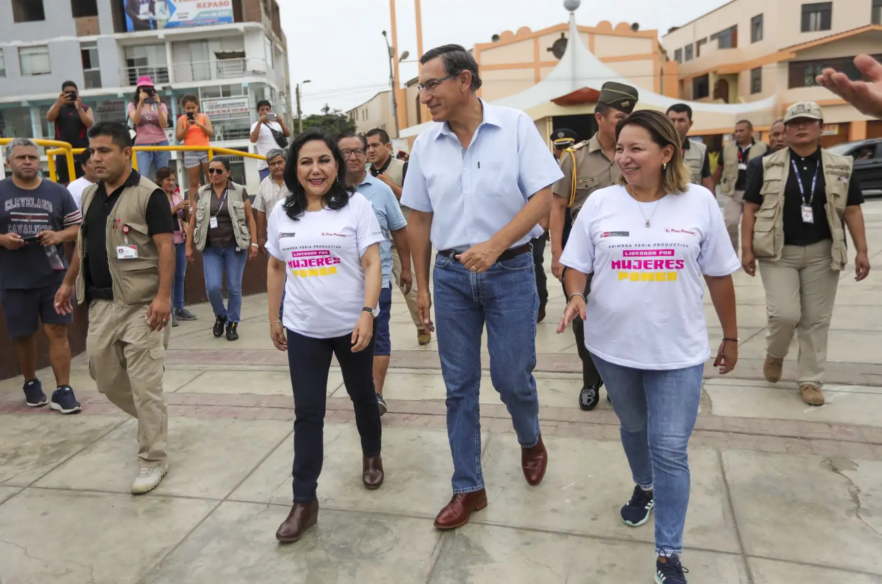 En el marco del Día Internacional de la Mujer, el presidente de la República, Martín Vizcarra, inaugura la feria Perú Produce Mujer 2020, en la Plaza Cívica de Pro del distrito de Los Olivos.
Foto: ANDINA/Prensa Presidencia