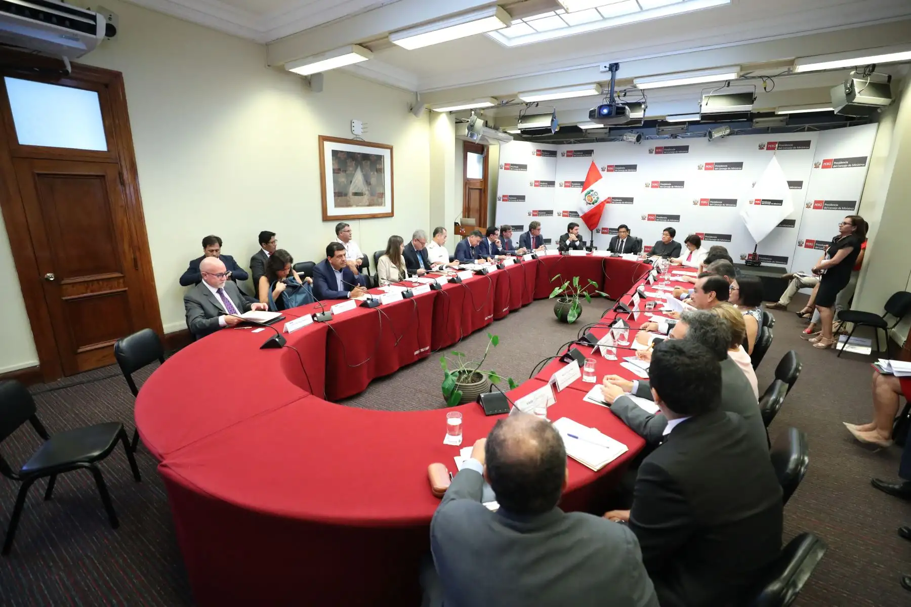 83.° sesión de la comisión multisectorial en que participó el presidente de la PCM, Vicente Zeballos; junto a los titulares de Cancillería, Ambiente, Energía y Minas y Trabajo, con el objetivo de dar seguimiento a las acciones del Gobierno frente a la minería ilegal. Foto: ANDINA/PCM