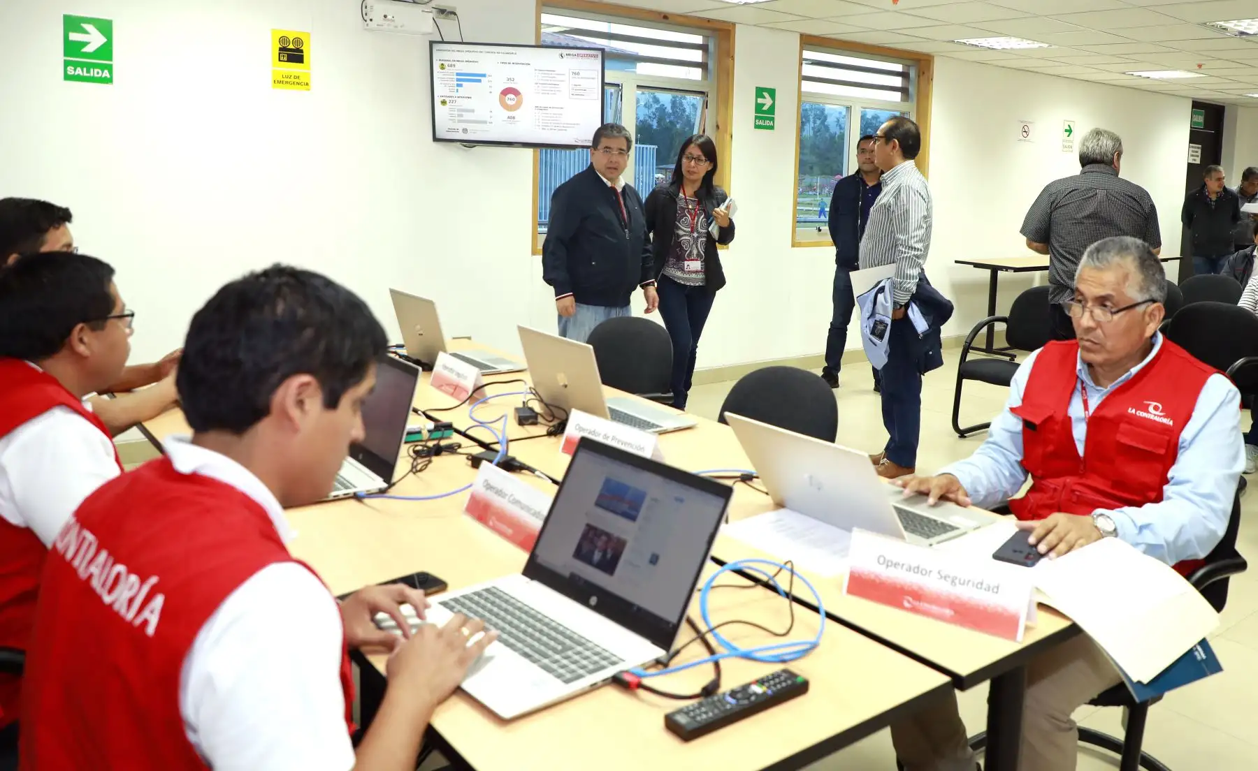 El Contralor General, Nelson Shack Yalta supervisó el primer Mega Operativo de Control Regional, en Cajamarca, dando inicio a las acreditación de las 760 intervenciones de control y prevención en 227 entidades públicas que están siendo intervenidas en simultáneo para tener una radiografía de la gestión pública en esta zona del país. Foto:ANDINA/ Contraloria