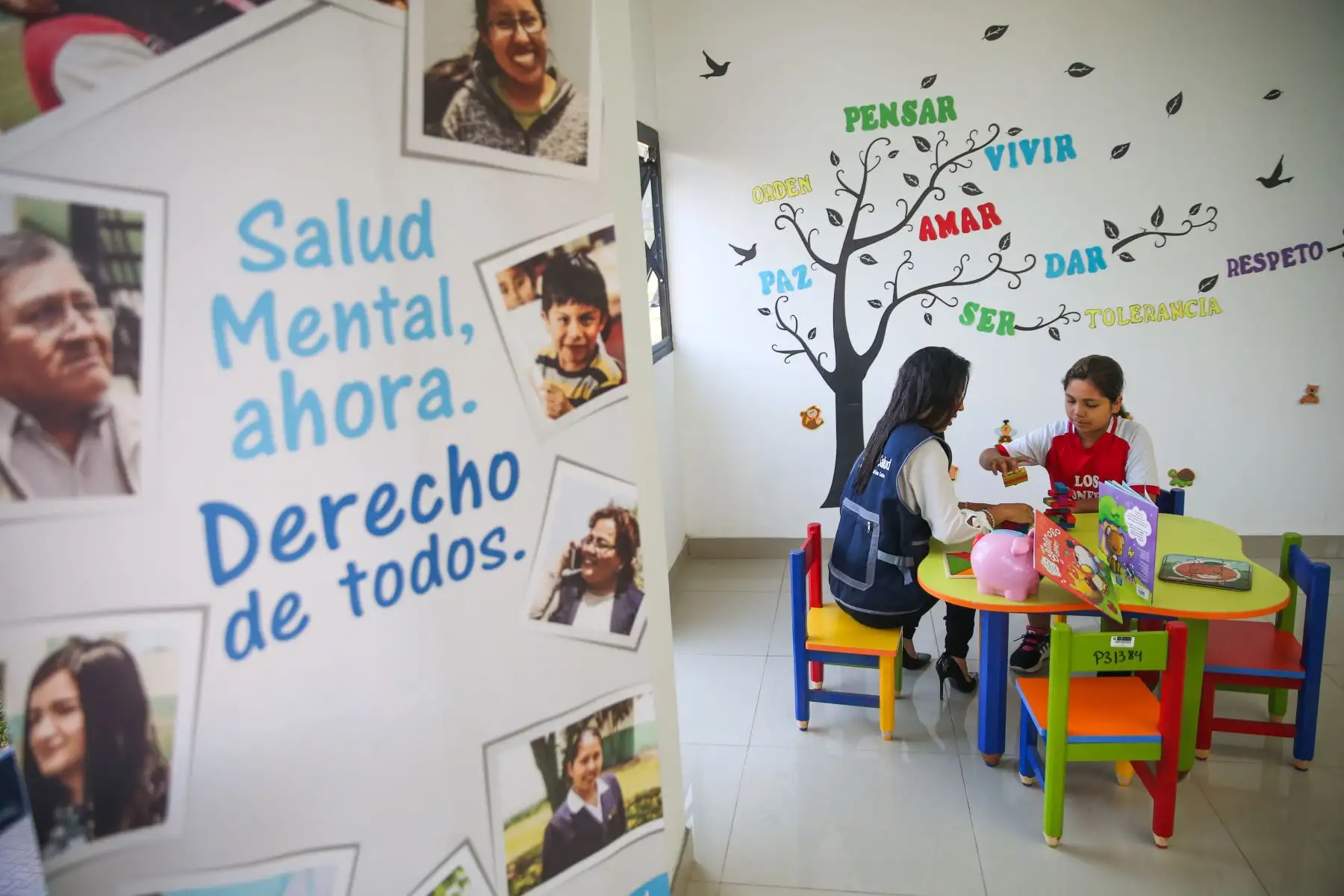 Ministra de Salud Elizabeth Hinostroza, y el Alcalde de la Victoria George Forsyth, inauguran el Centro de Salud Mental Comunitario ‘San Cosme’. Foto: ANDINA/Jhonel Rodríguez Robles