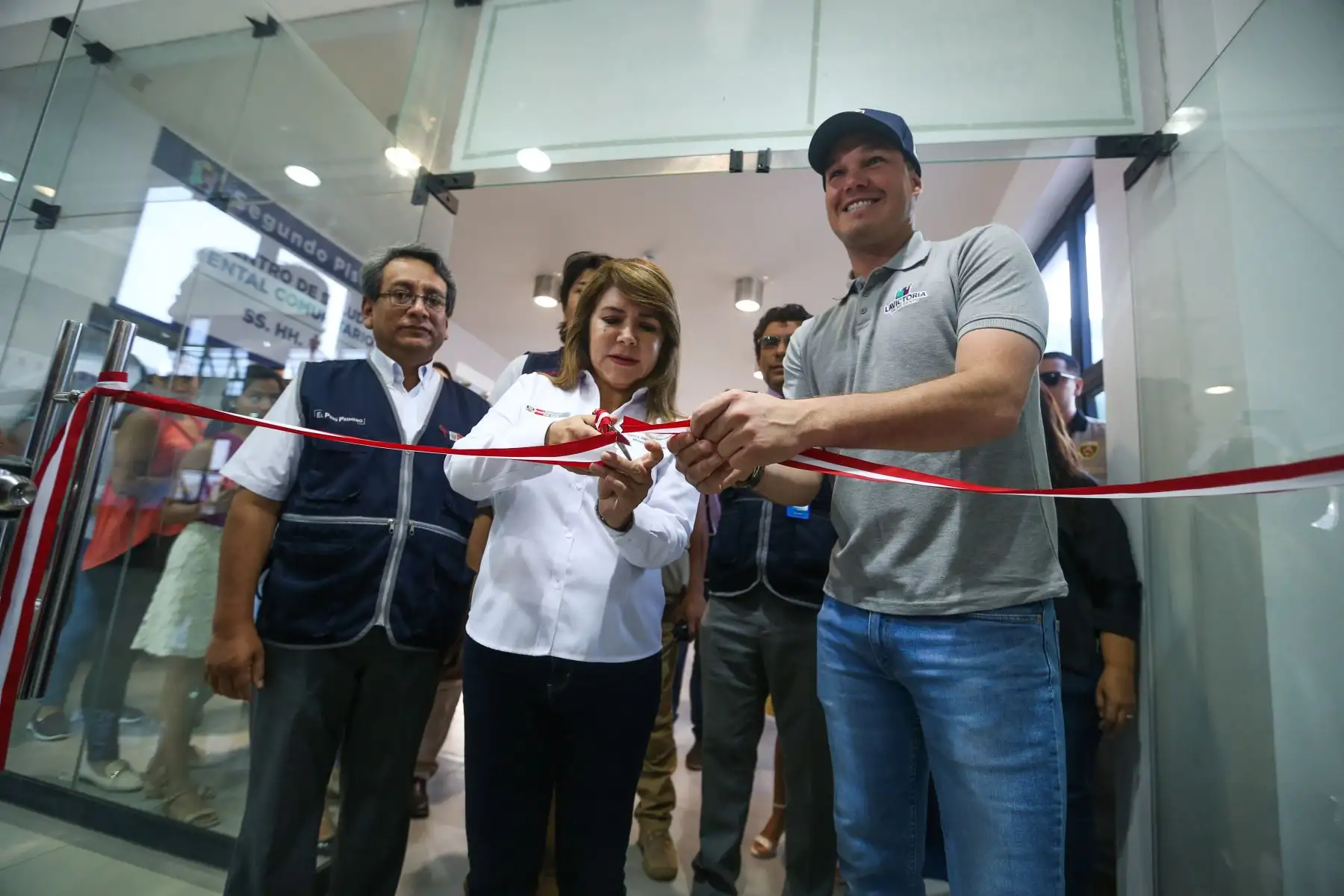Ministra de Salud Elizabeth Hinostroza, y el Alcalde de la Victoria George Forsyth, inauguran el Centro de Salud Mental Comunitario ‘San Cosme’. Foto: ANDINA/Jhonel Rodríguez Robles