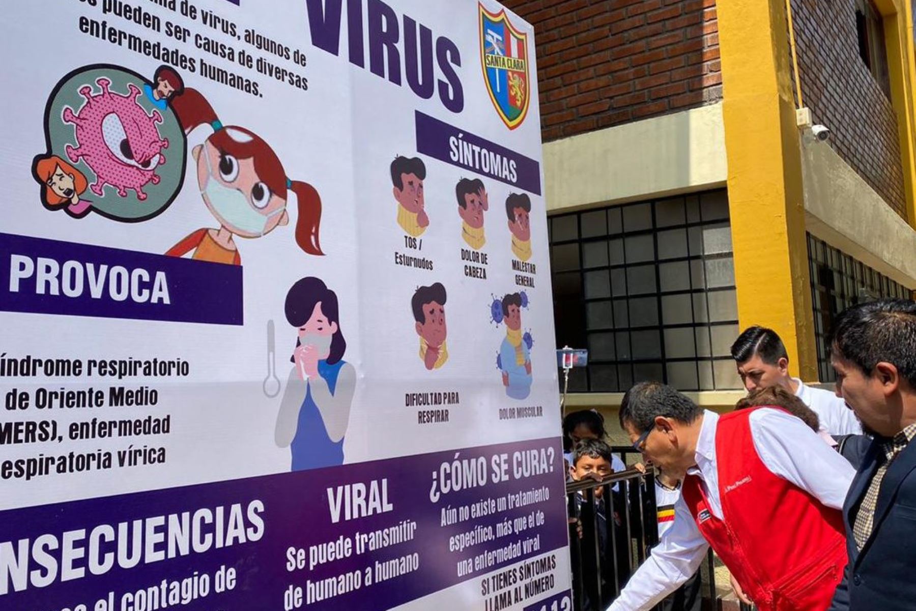 El ministro de Agricultura y Riego, Jorge Montenegro, llegó hoy a la región Arequipa para articular esfuerzos con las autoridades regional y local para fortalecer las acciones de prevención y atención de casos sospechosos de coronavirus Covid-19.