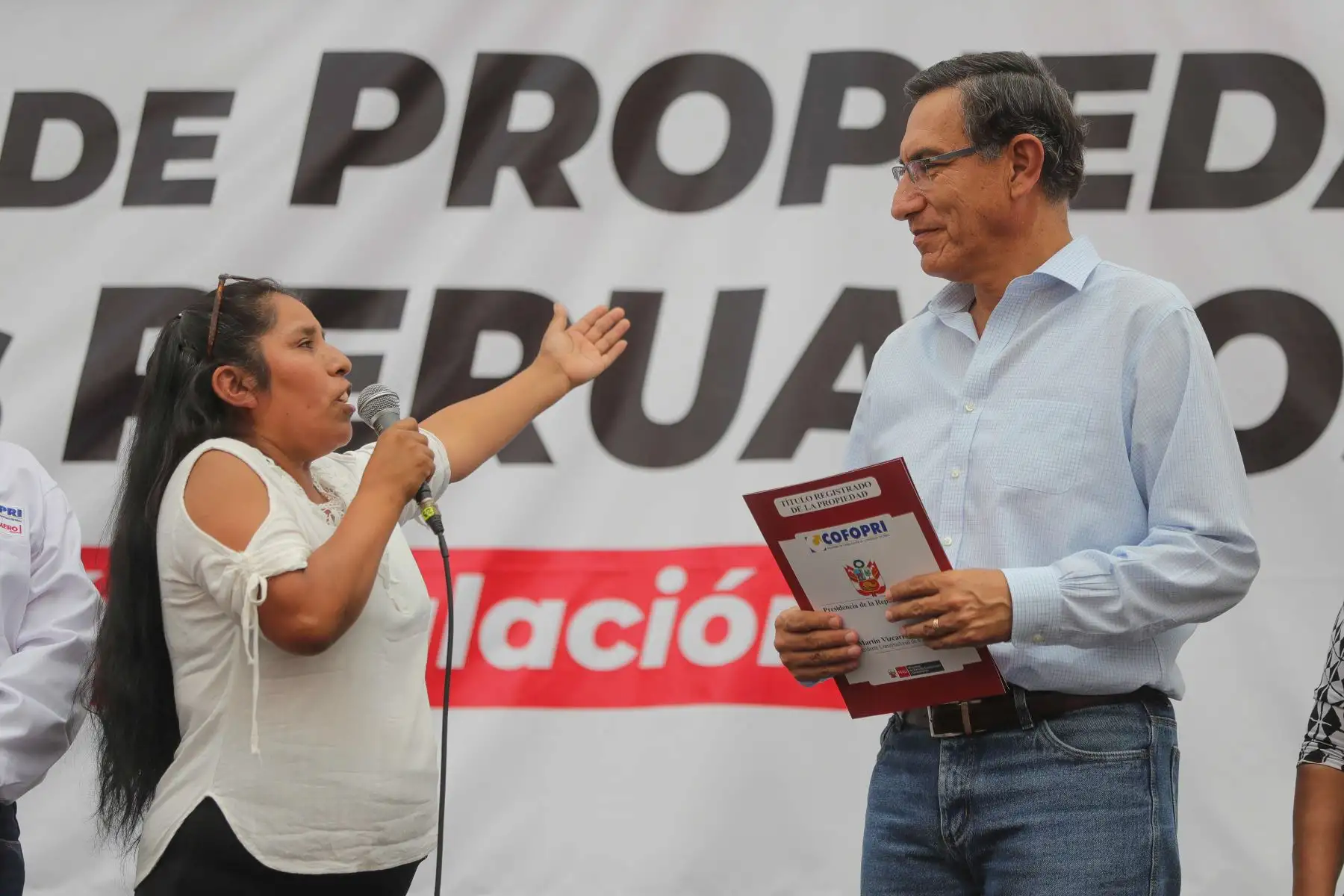 Presidente  Martin Vizcarra entregó títulos de propiedad, en el mercado “Virgen del Carmen” en Manchay (Pachacamac).Foto: ANDINA/ Prensa Presidencia