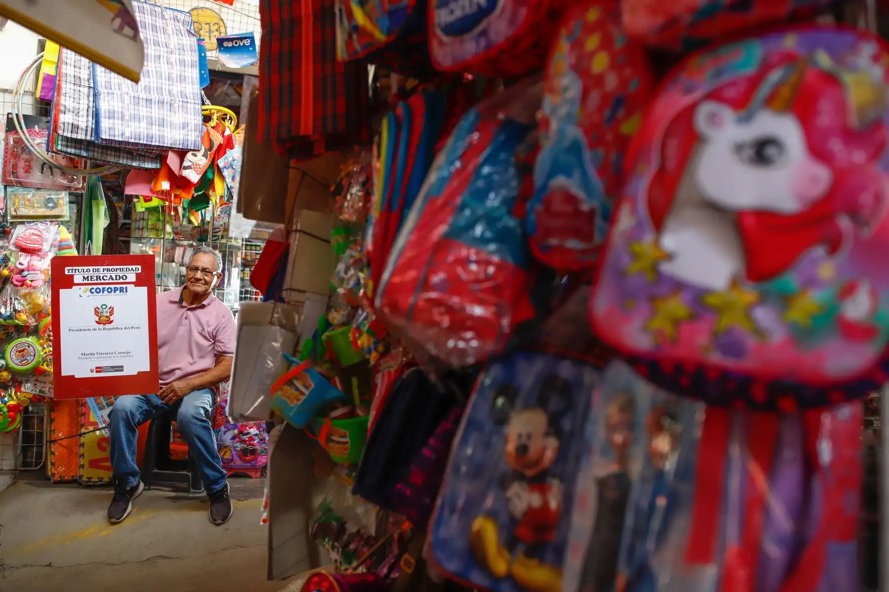 Presidente  Martin Vizcarra entregó títulos de propiedad, en el mercado “Virgen del Carmen” en Manchay (Pachacamac).Foto: ANDINA/ Prensa Presidencia