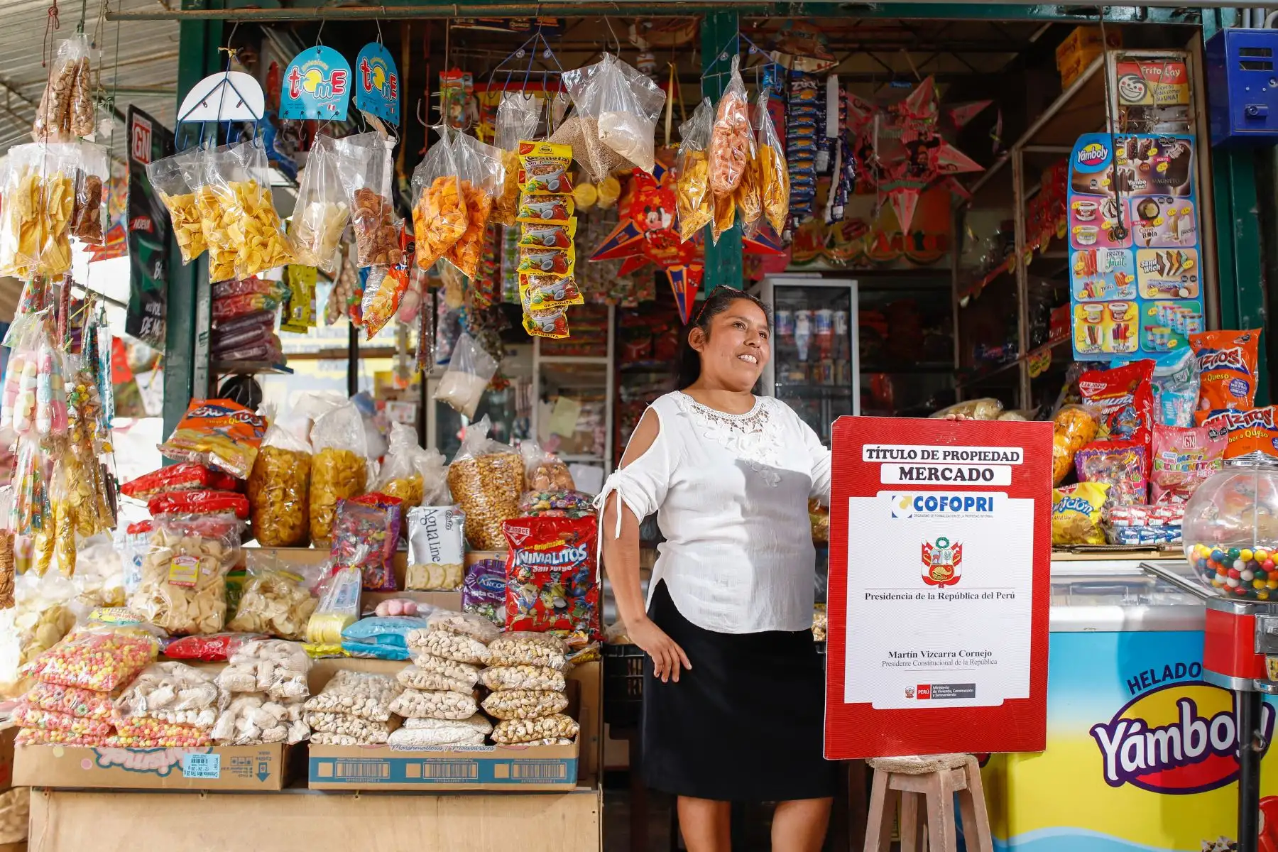 Presidente  Martin Vizcarra entregó títulos de propiedad, en el mercado “Virgen del Carmen” en Manchay (Pachacamac).Foto: ANDINA/ Prensa Presidencia