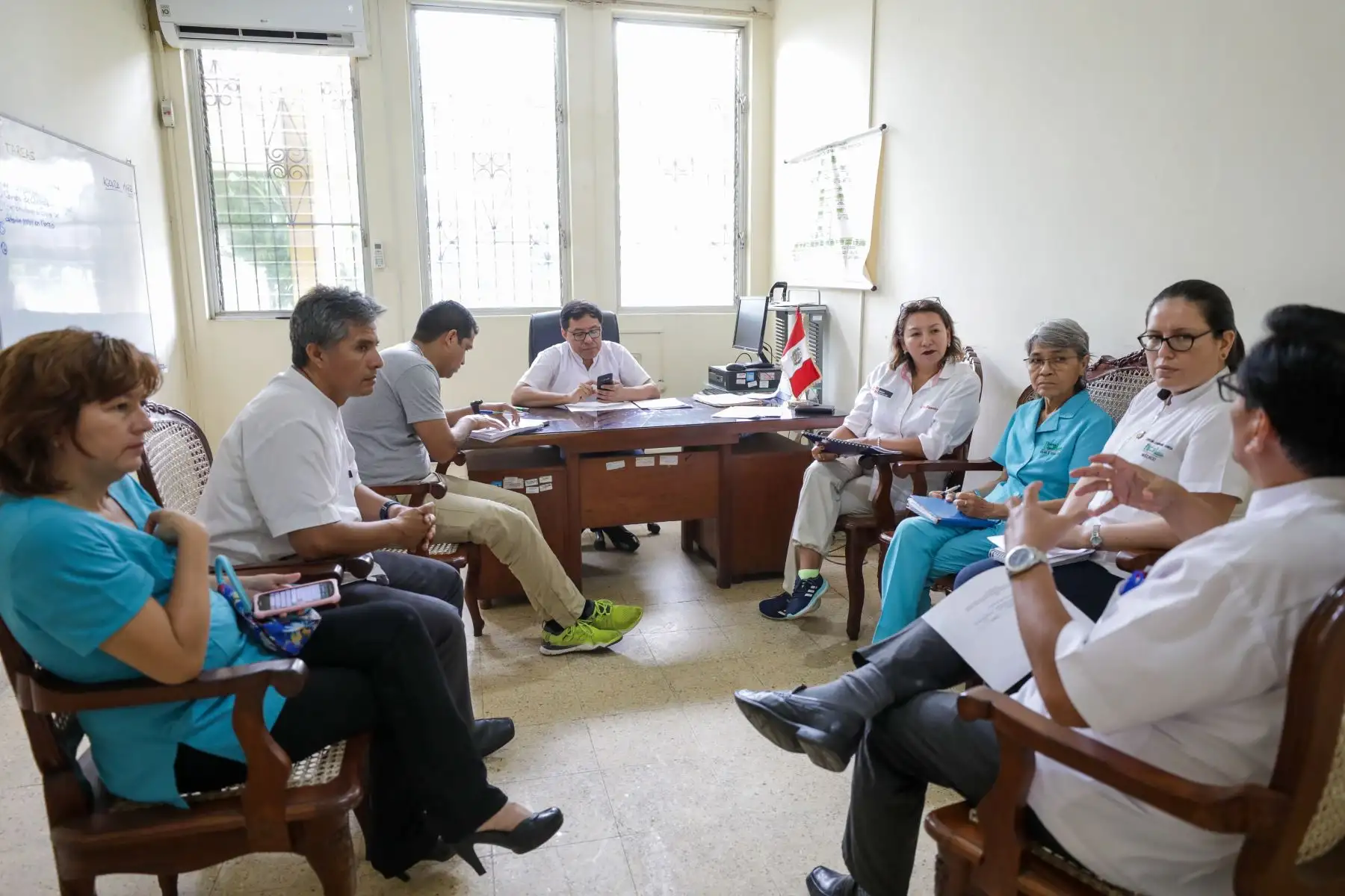 La Ministra de la Producción, Rocío Barrios, recorrió los hospitales, centros de salud y educativos de la ciudad de Iquitos, en representación del ejecutivo, para supervisar las acciones de prevención y mitigación del Dengue, COVID-19 y la Leptospirosis. Foto:ANDINA/ Produce