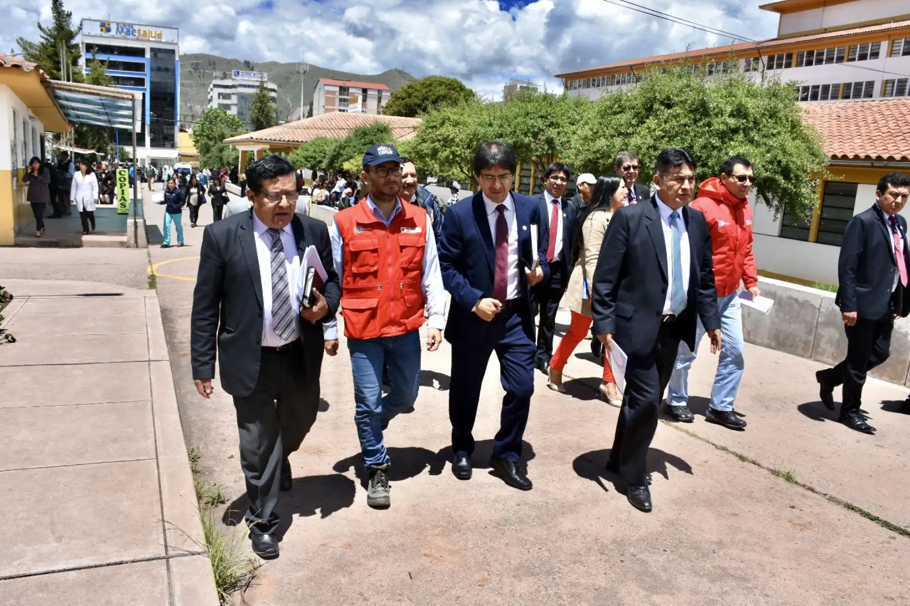 El ministro de Comercio Exterior y Turismo Edgar Vásquez  llegó a la ciudad del Cuzco, para coordinar y verificar junto a autoridades de la región; la implementación de los protocolos de prevención contra el COVID-19.Foto:ANDINA/Mincetur