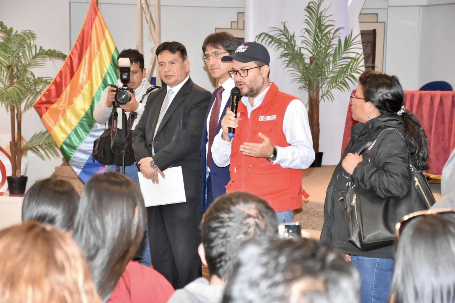 El ministro de Comercio Exterior y Turismo Edgar Vásquez  llegó a la ciudad del Cuzco, para coordinar y verificar junto a autoridades de la región; la implementación de los protocolos de prevención contra el COVID-19.Foto:ANDINA/Mincetur