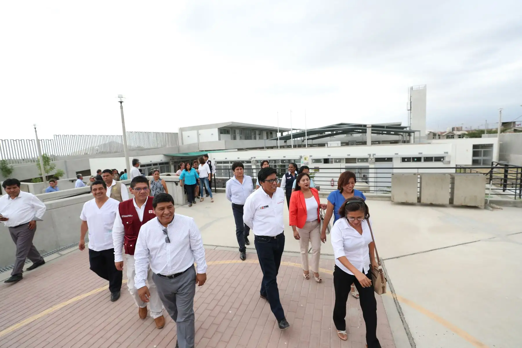 El Jefe del Gabinete Ministerial Vicente Zeballos visitó las instituciones educativas “Gabino Chacaltana Hernández” y "Teresa de la Cruz", donde verificó las acciones de prevención que han tomado directores y docentes ante el COVID-19 para garantizar el buen inicio del año escolar.Foto:ANDINA/PCM