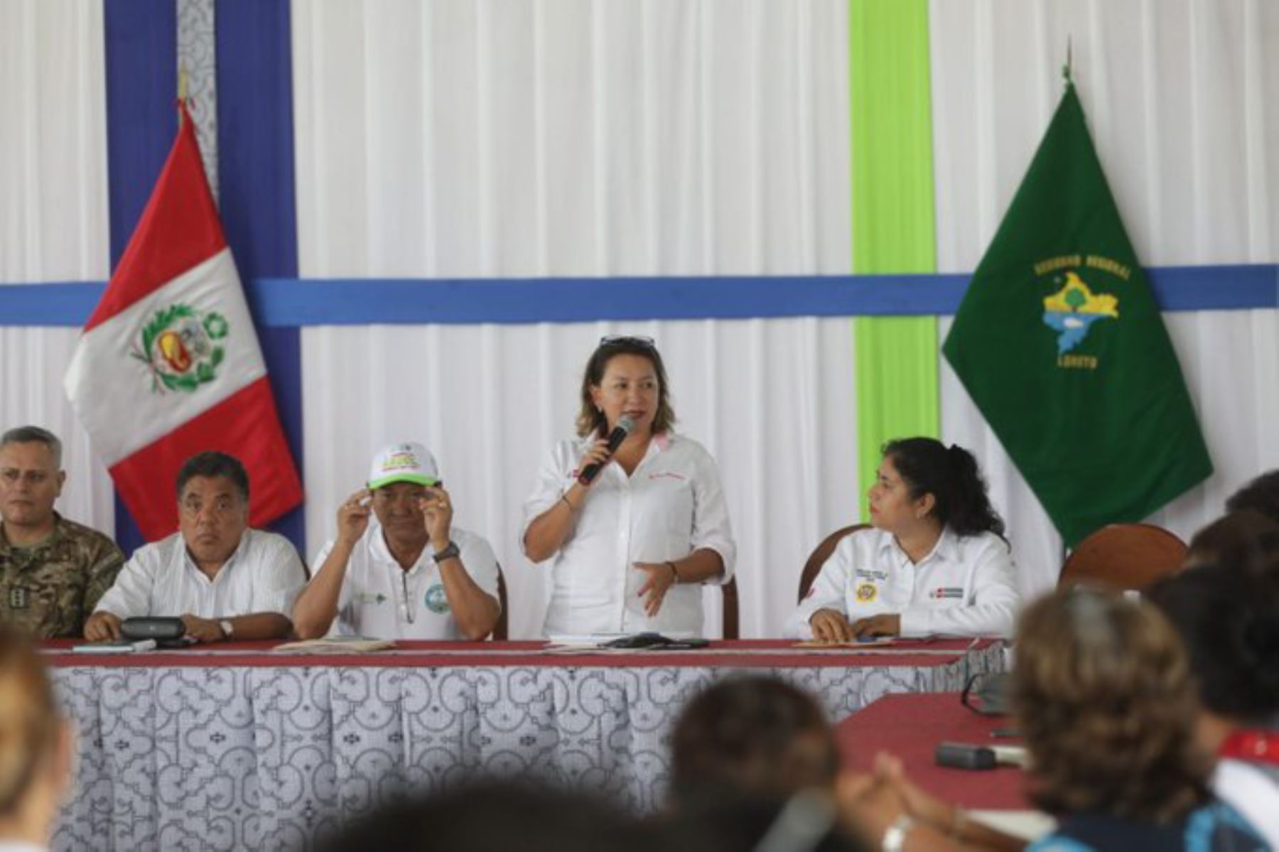 La ministra de la Producción, Rocío Barrios, coordinó acciones con las autoridades regionales y locales de Loreto para prevenir el dengue, leptospirosis y coronavirus.