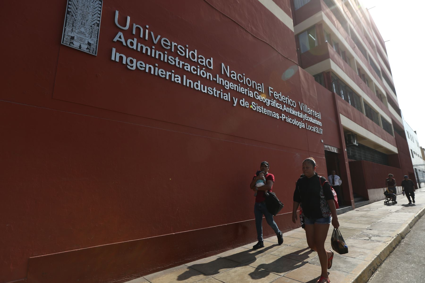 Luego de tres años de arduo trabajo de la actual gestión, la Universidad Nacional Federico Villarreal obtuvo el licenciamiento de la Sunedu. ANDINA/Melina Mejía