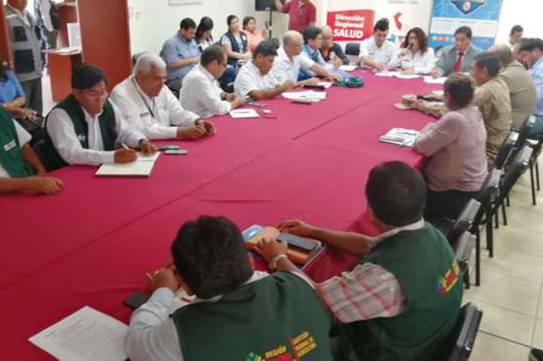 La viceministra de Políticas Agrarias, Paula Carrión Tello, encabezó reunión de coordinación en el COER Tacna.