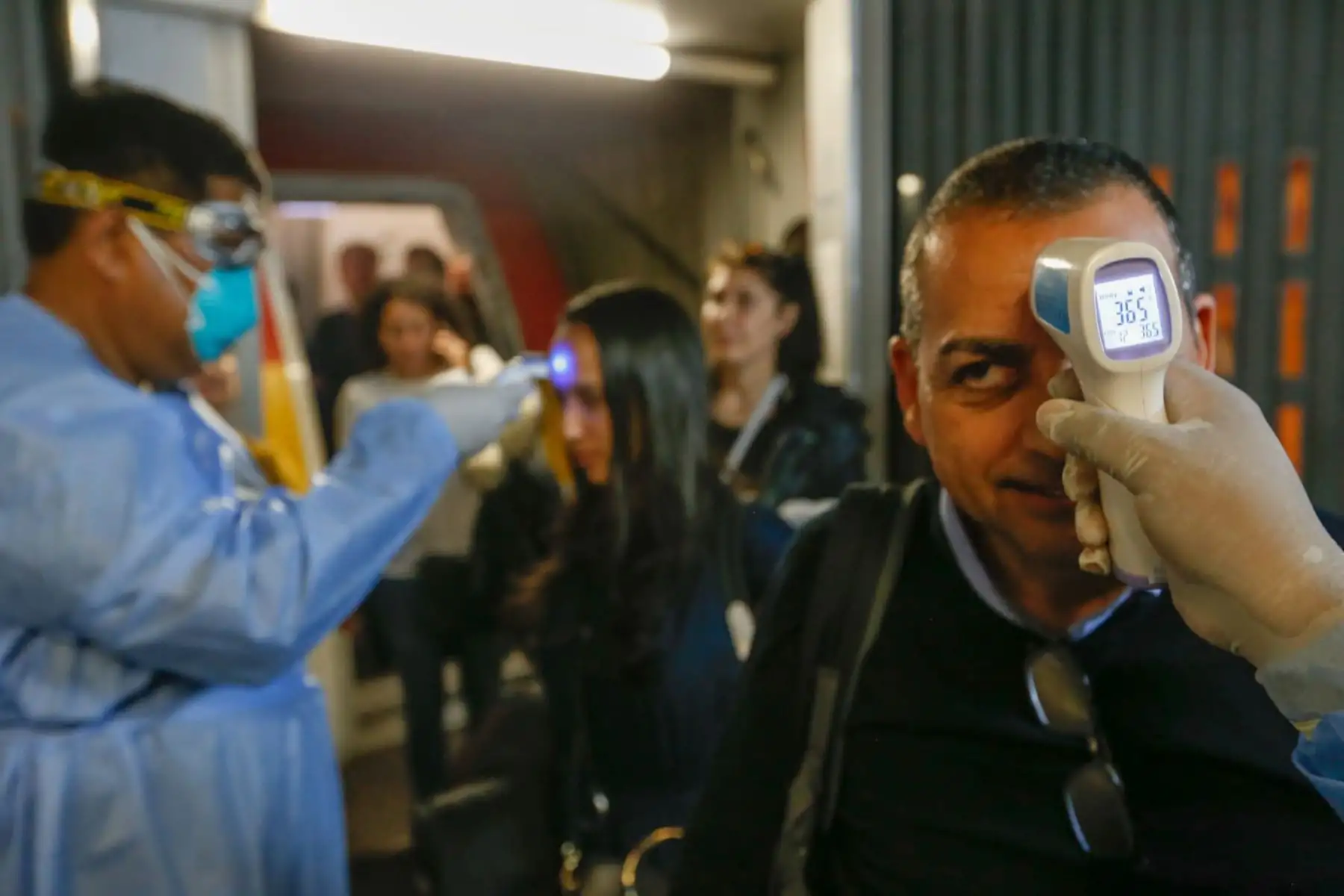 Minsa supervisa el protocolo de seguridad en el aeropuerto Jorge Chavez tras la llegada de pasajeros de Francia y España. Foto: ANDINA/Minsa