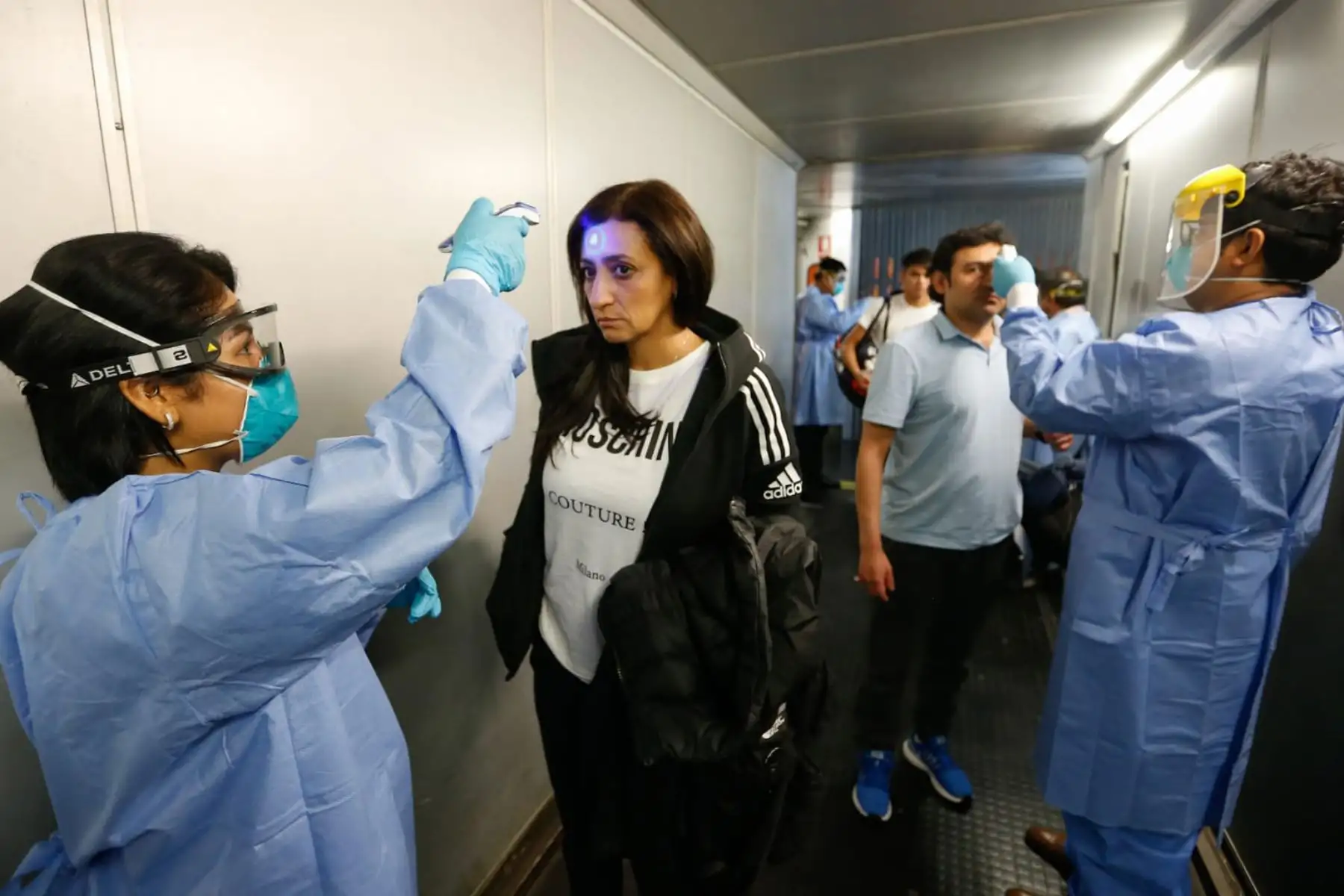 Minsa supervisa el protocolo de seguridad en el aeropuerto Jorge Chavez tras la llegada de pasajeros de Francia y España. Foto: ANDINA/Minsa