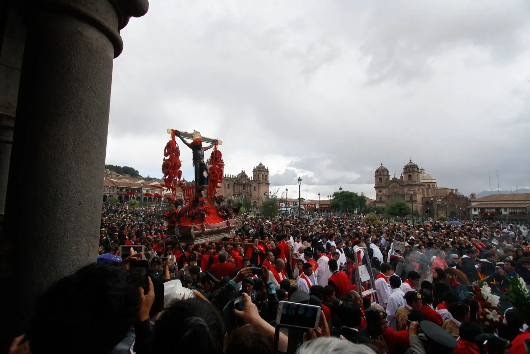 Para prevenir contagios masivos, el Arzobispado del Cusco suspendió la procesión del Señor de los Temblores.