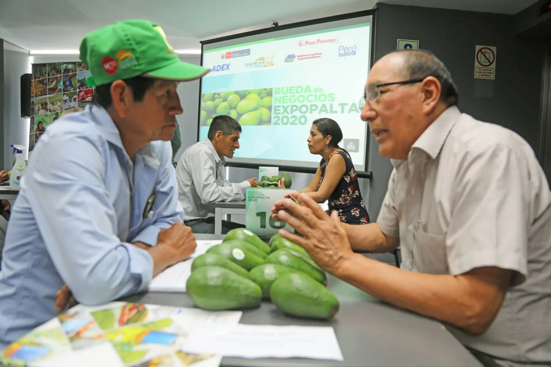 Ministro de Agricultura, Jorge Montenegro participa en rueda de negocios “ Exporta Palta 2020 ”.
Foto: Minagri