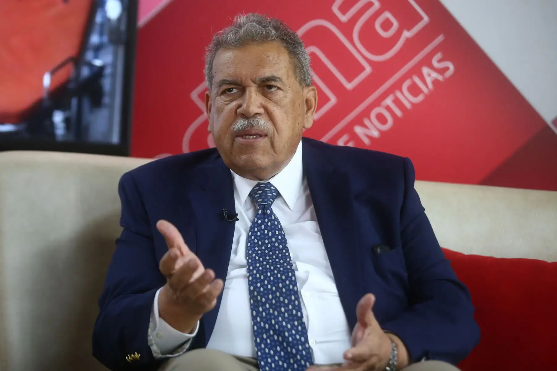 Eduardo Gotuzzo, médico infectólogo. ANDINA/Vidal Tarqui