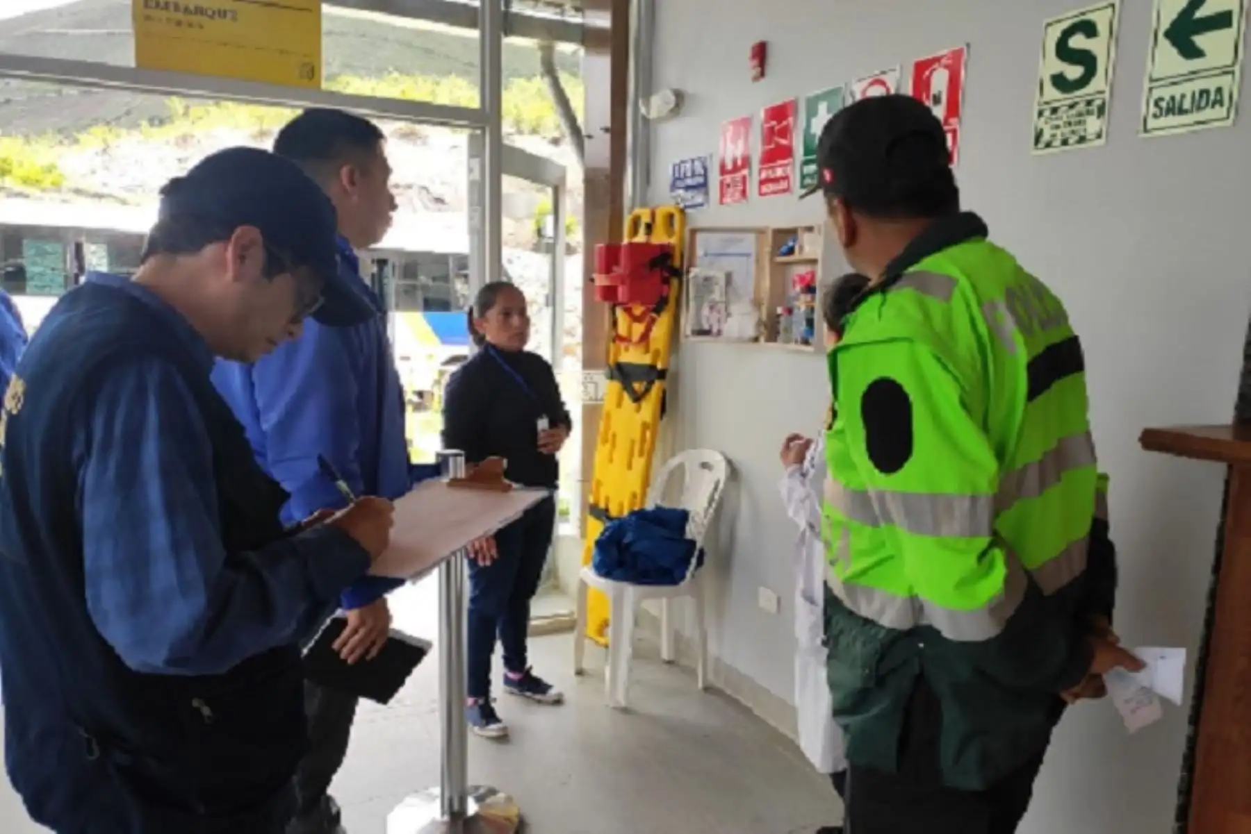 Durante la diligencia en Tingo, región Amazonas, se buscó identificar a los turistas que presentan síntomas de coronavirus y así prevenir su propagación.