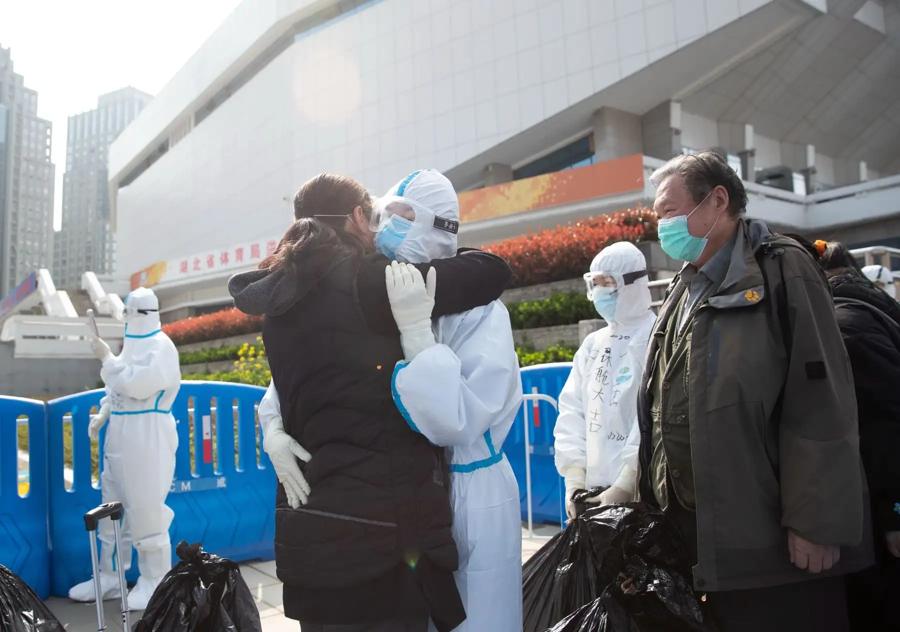 Los 16 hospitales temporales habilitados para recibir pacientes debido al brote del nuevo coronavirus fueron cerrados en Wuhan, provincia de Hubei.
Foto: EFE