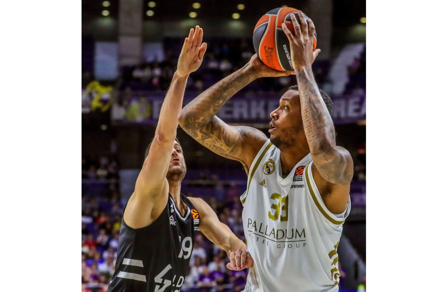 El ala pívot estadounidense del Real Madrid Trey Thompkins ha sido infectador por el coronavirus. 
Foto: AFP