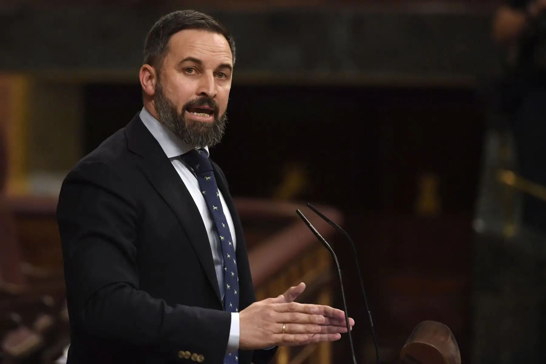 El líder del partido VOX de extrema derecha española, Santiago Abascal, también fue afectado por el Coronavirus.
Foto: AFP