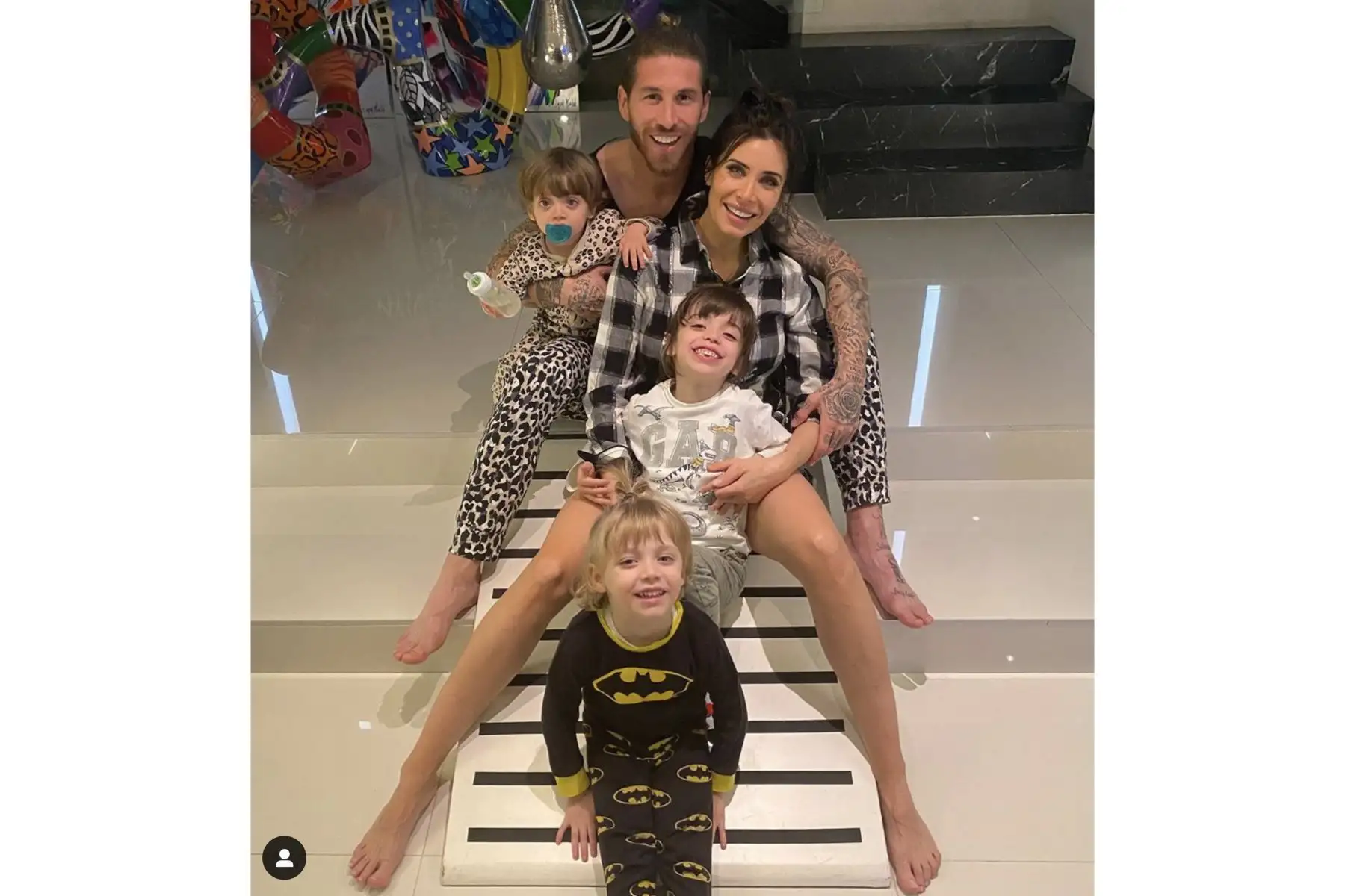 Futbolista del Real Madrid, Sergio Ramos disfruta con su familia tras quedarse en casa por precaución ante la amenaza del coronavirus.
Foto: Imstagram Sergio Ramos