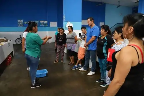 Con la finalidad de prevenir el contagio de coronavirus y otras enfermedades, la Municipalidad Provincial del Santa, a través del Centro Médico Municipal y el Órgano Desconcentrado de Salud Pública, intensificó su campaña de lavado de manos en diferentes zonas de la ciudad de Chimbote.