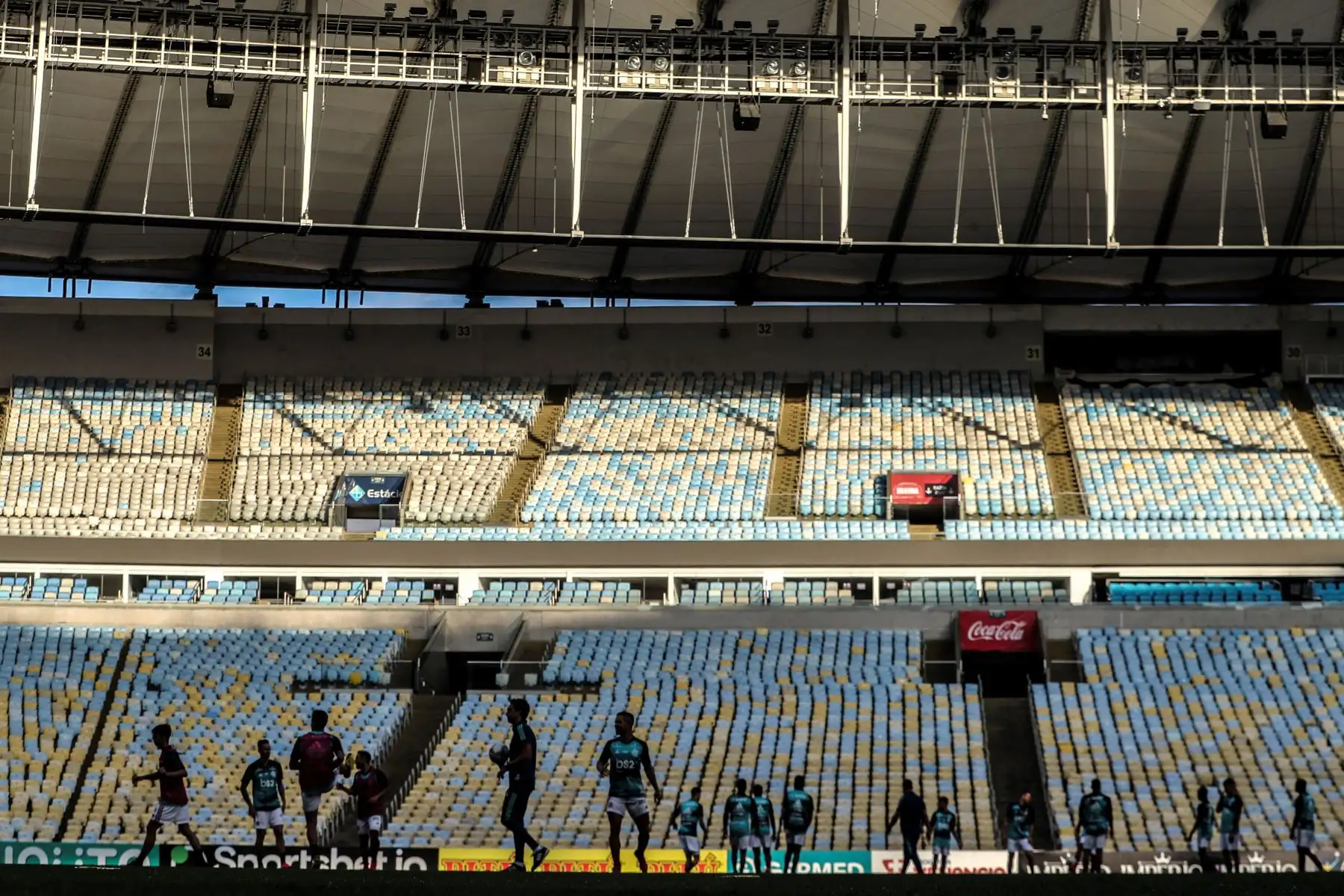 Los partidos de fútbol  en la mayoría de estadios brasileños, incluyendo Río de Janeiro y Sao Paulo, serán una puerta cerrada ante el temor de que la gran concentración de público facilite la expansión del coronavirus en Brasil.
Foto: EFE