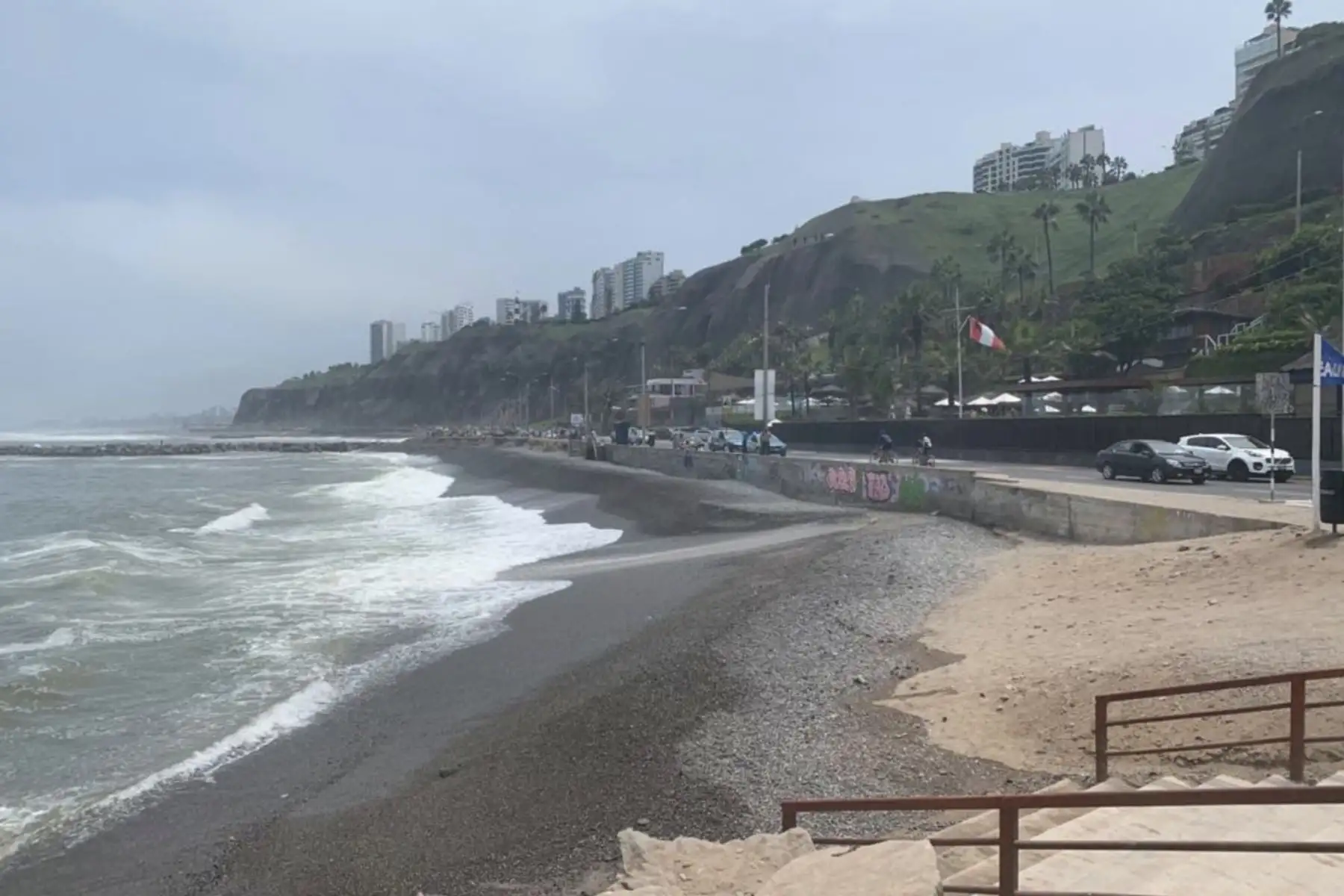 Playas de Miraflores lucen vacías, supervisadas por  Municipalidad de Miraflores.
Foto: Municipalidad de Miraflores