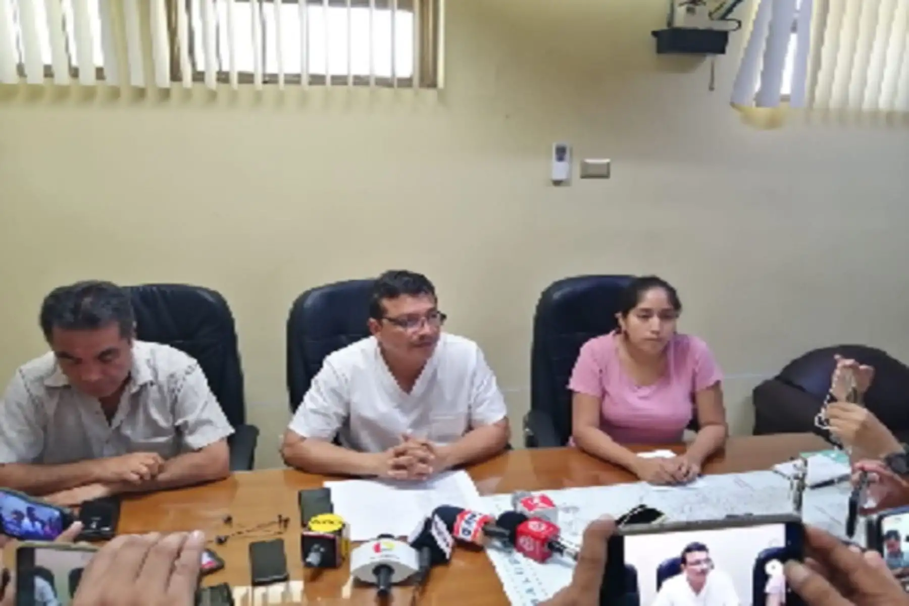 Los pacientes – que llegaron de Europa y luego han viajado de Lima a Piura en un bus- fueron aislados del entorno familiar y comunitario, con la finalidad de evitar un posible contagio.