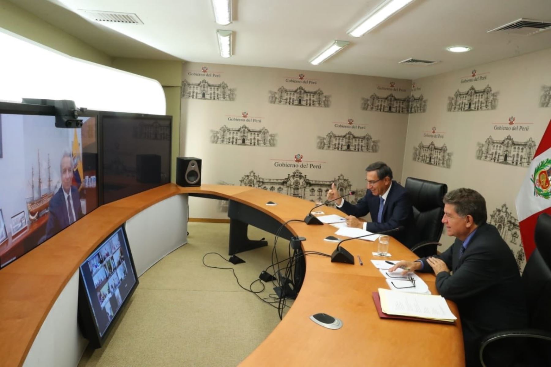 Presidente Martín Vizcarra sostuvo video conferencia con jefes de Estado por el coronavirus.