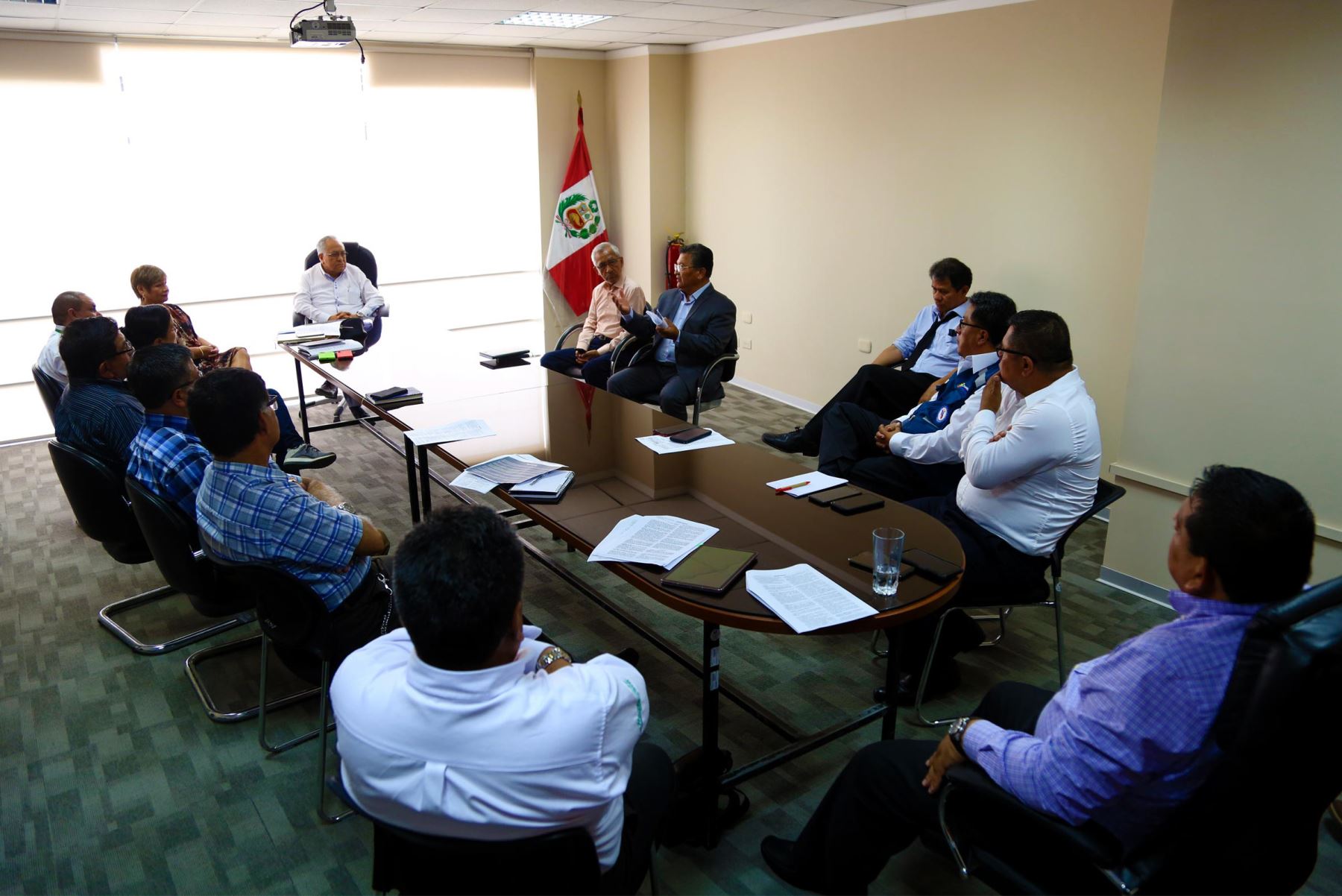 El gobernador de Lima, Ricardo Chavarría, preside la Comisión Regional de Emergencia Sanitaria, que trabajará para evitar el avance del coronavirus.
