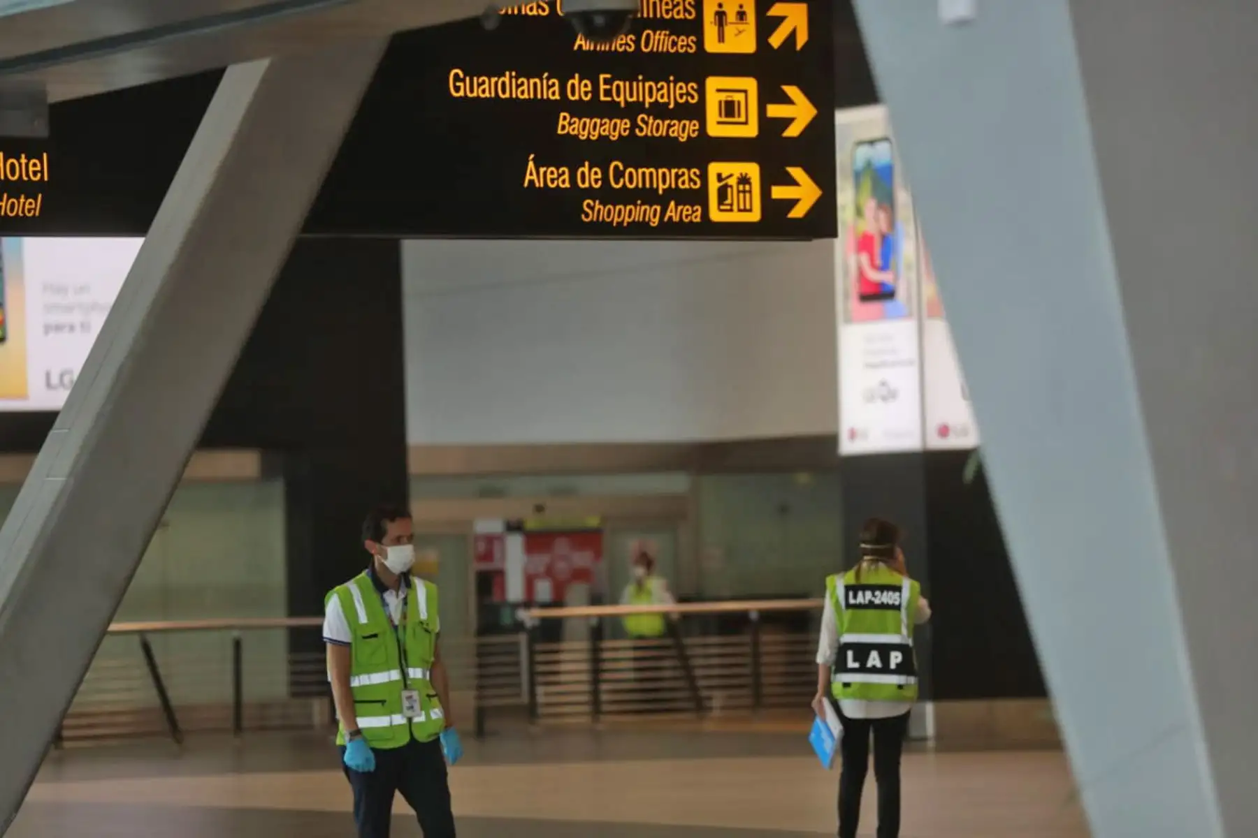 Así luce el Aeropuerto Jorge Chavez en segundo día de emergencia sanitaria. Foto: ANDINA/ Carla Patiño