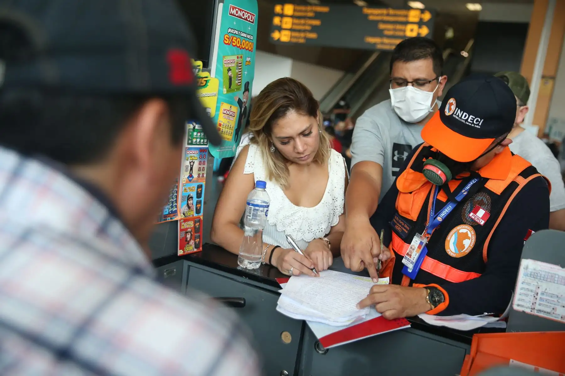 Fuerza aérea coordina vuelos de apoyo para pasajeros peruanos que quedaron varados en el Aeropuerto Jorge Chávez por mal tiempo. Foto: ANDINA/Jhonel Rodríguez Robles