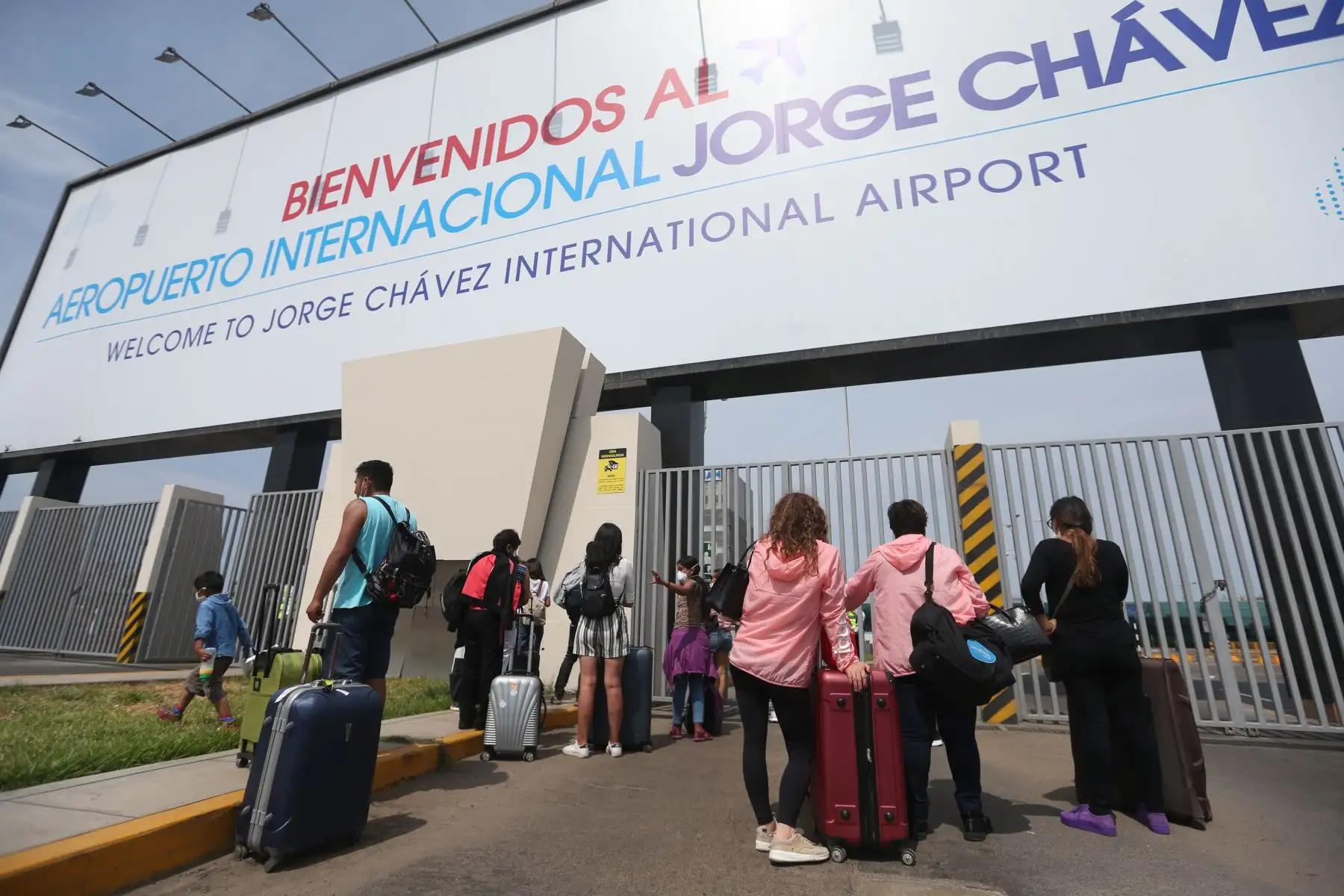 Fuerza aérea coordina vuelos de apoyo para pasajeros peruanos que quedaron varados en el Aeropuerto Jorge Chávez por mal tiempo. Foto: ANDINA/Jhonel Rodríguez Robles