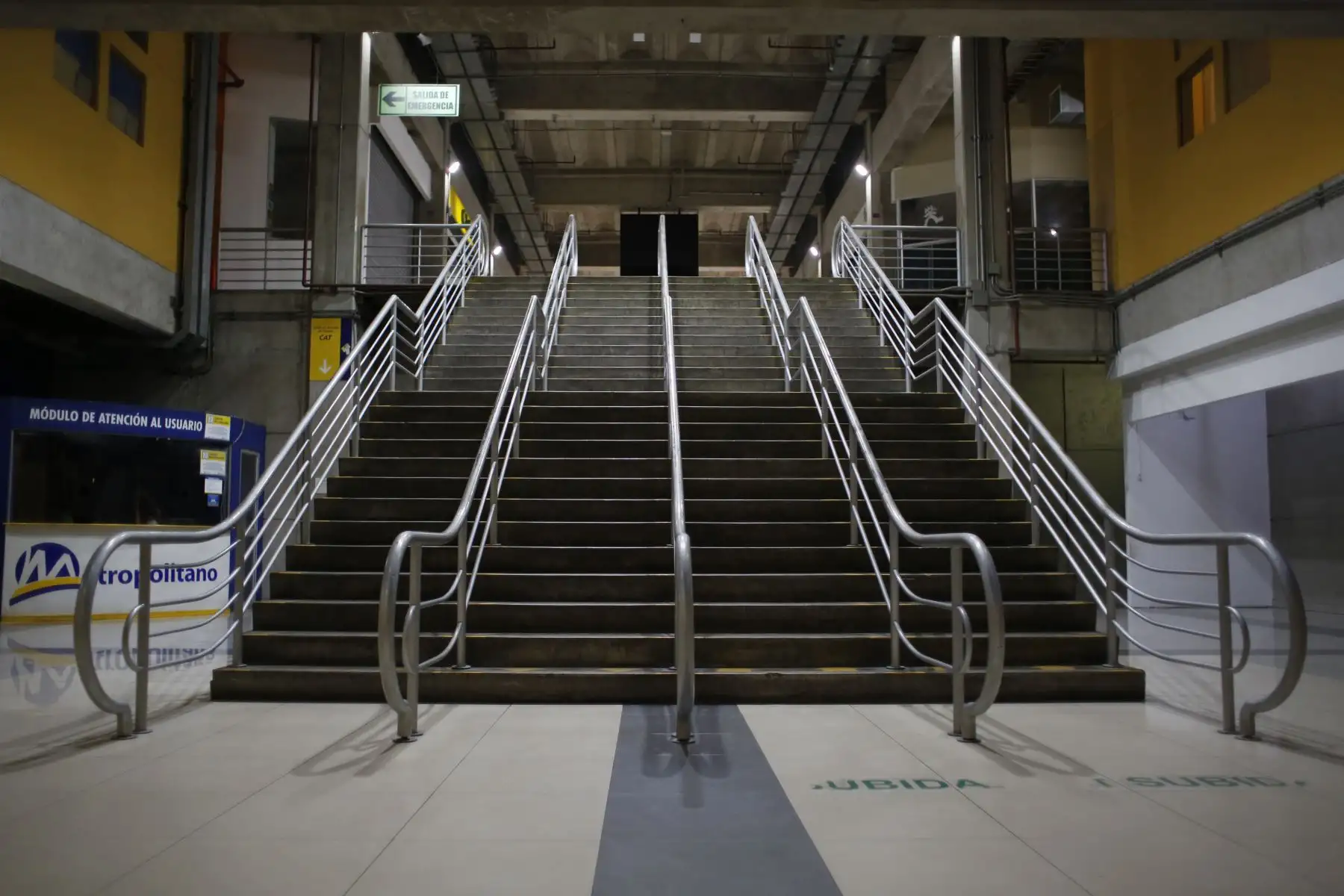 Se observa poco tránsito en Estación Central del Metropolitano. Foto: ANDINA/Renato Pajuelo