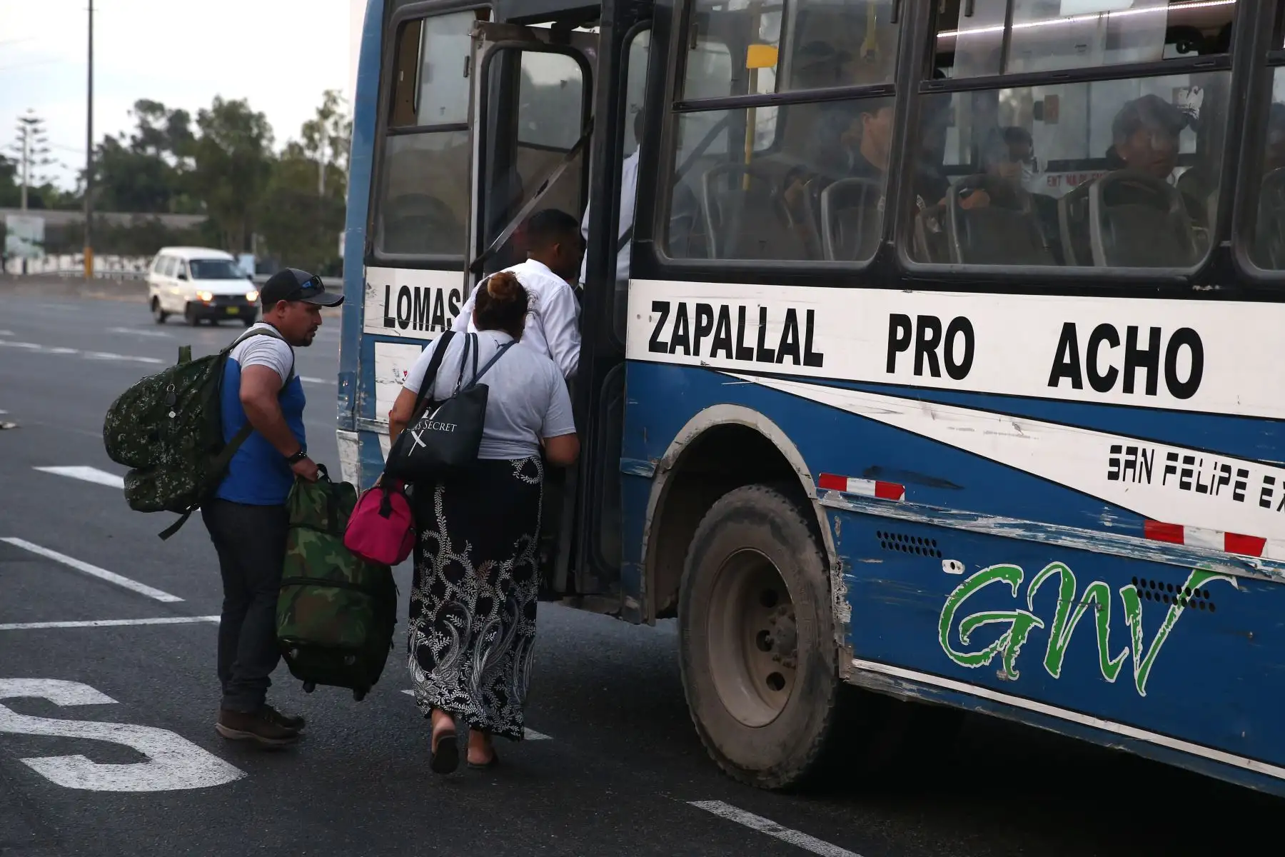 Así lucen algunas zonas de Lima en tercer día de emergencia sanitaria.Puente Atocongo. Foto: ANDINA/Vidal Tarqui