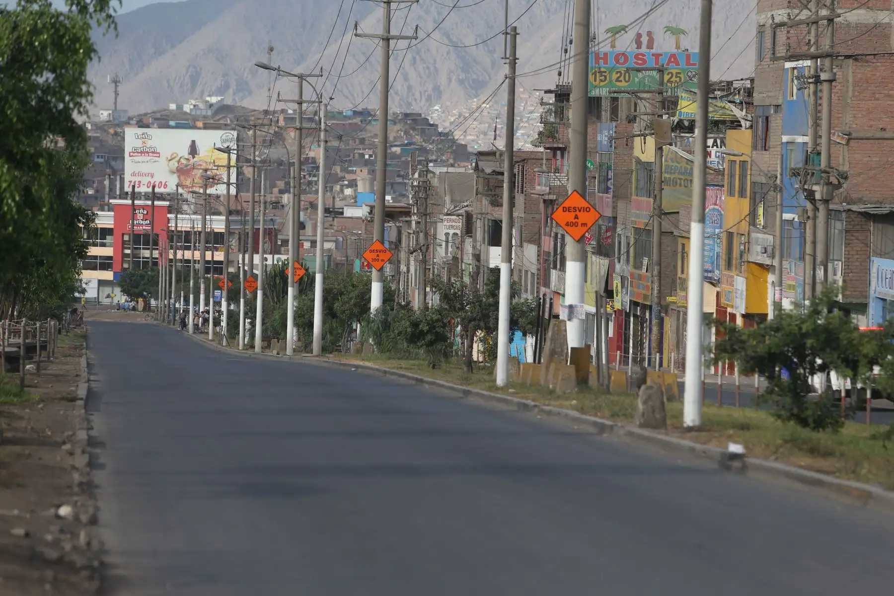 Las avenida Próceres luce casi vacía en el distrito de San Juan de Lurigancho. Foto: ANDINA/Jhonel Rodríguez Robles