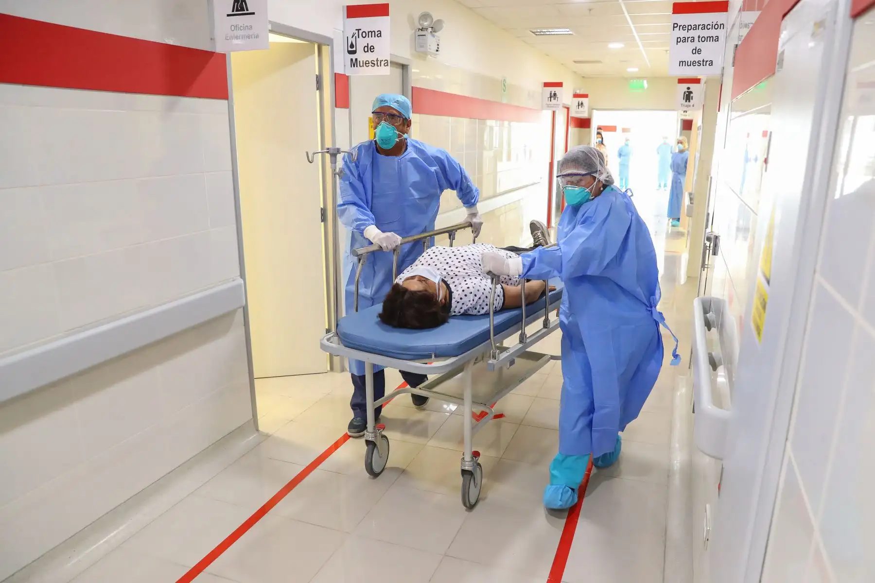 El presidente Martín Vizcarra, realiza una visita inopinada al Centro de contención hospitalaria para Coronavirus de Lima  Metropolitana.
Foto: ANDINA/Prensa Presidencia