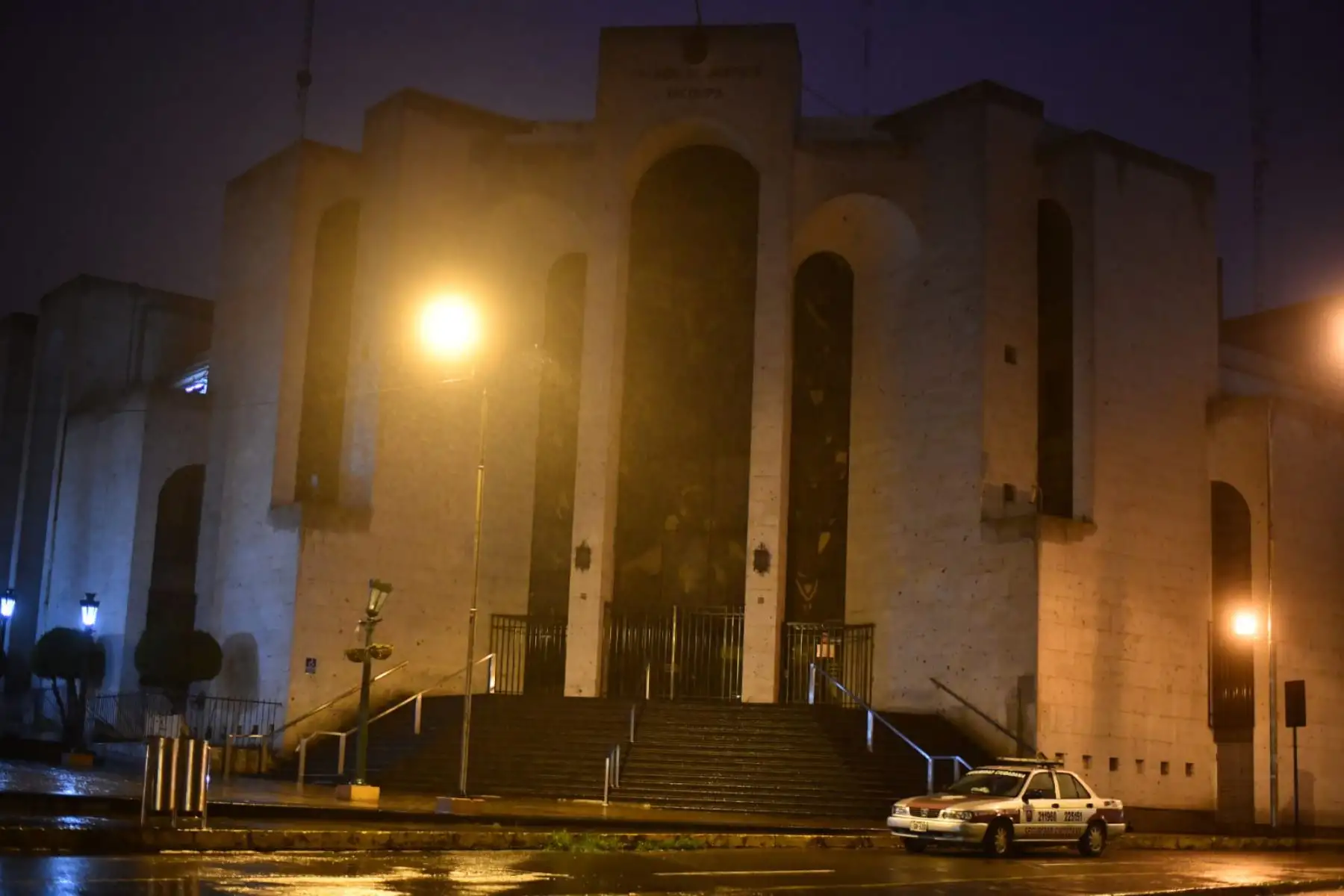 Pobladores de Arequipa acatan la Inmovilización social obligatoria desde las 20:00 hasta las 05:00 horas. 
Foto: Cortesía Frase corta
