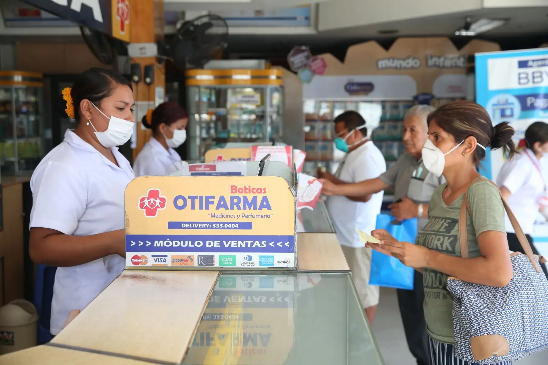 Las boticas, mercados y supermercados funcionan con normalidad y se encuentran abastecidos de productos, durante el Estado de Emergencia para prevenir el coronavirus Covid 19. Foto: ANDINA/Jhonel Rodríguez Robles