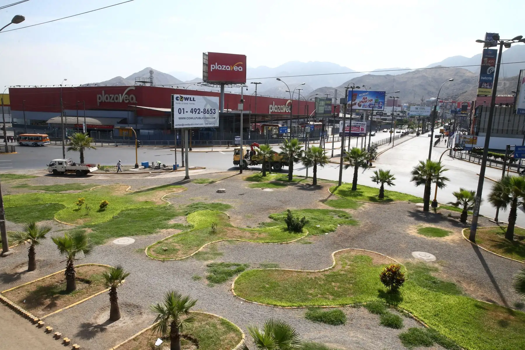 Plaza Norte cerró sus puertas por el Estado de Emergencia decretado por el Gobierno. Foto: ANDINA/Vidal Tarqui